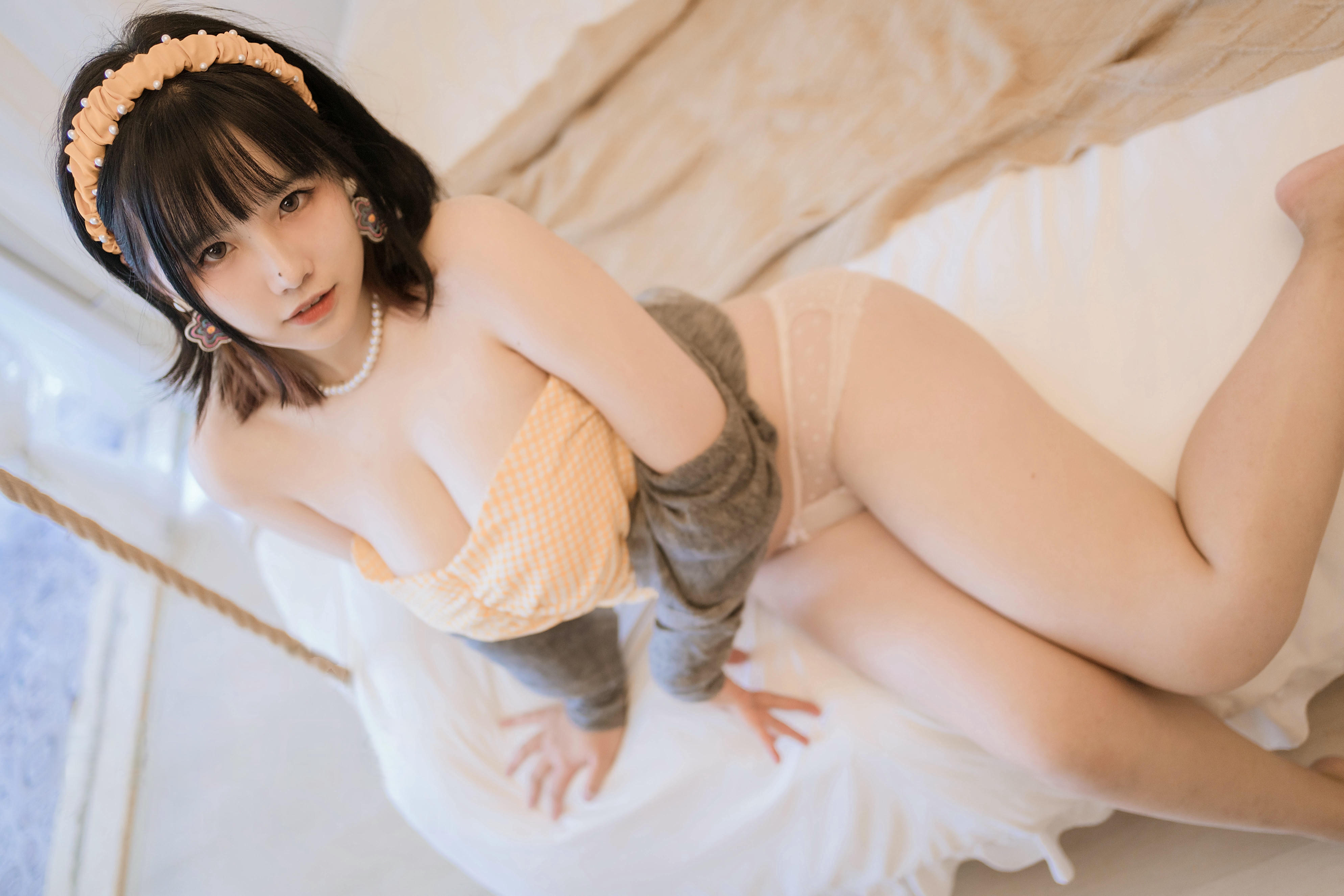 阿半今天很开心 NO.033 黄色抹胸[68P 1V 491M]_第1集