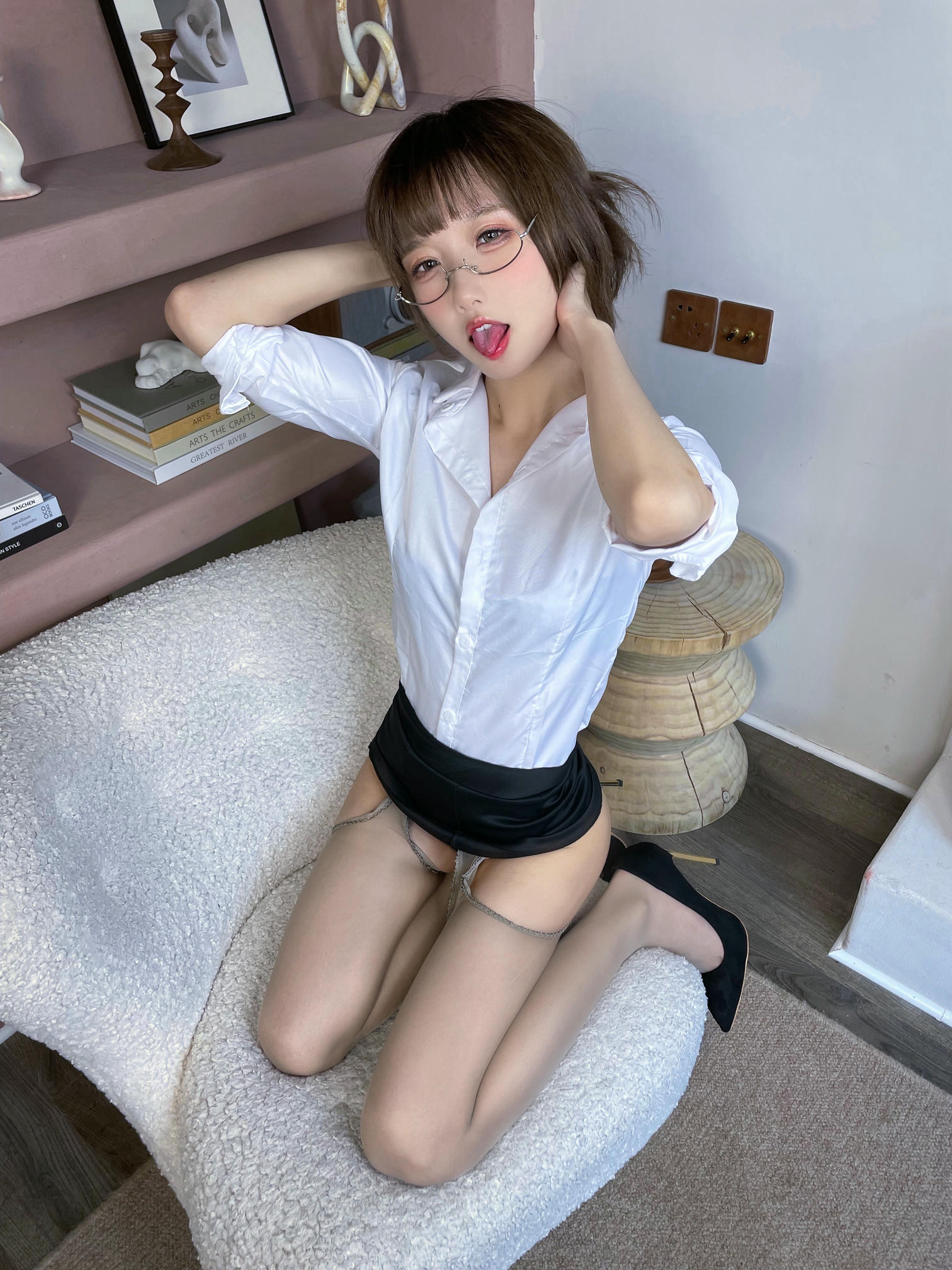 阿包也是兔娘 NO.101 加冕图 灰丝OL [22P-86.3MB]_第1集