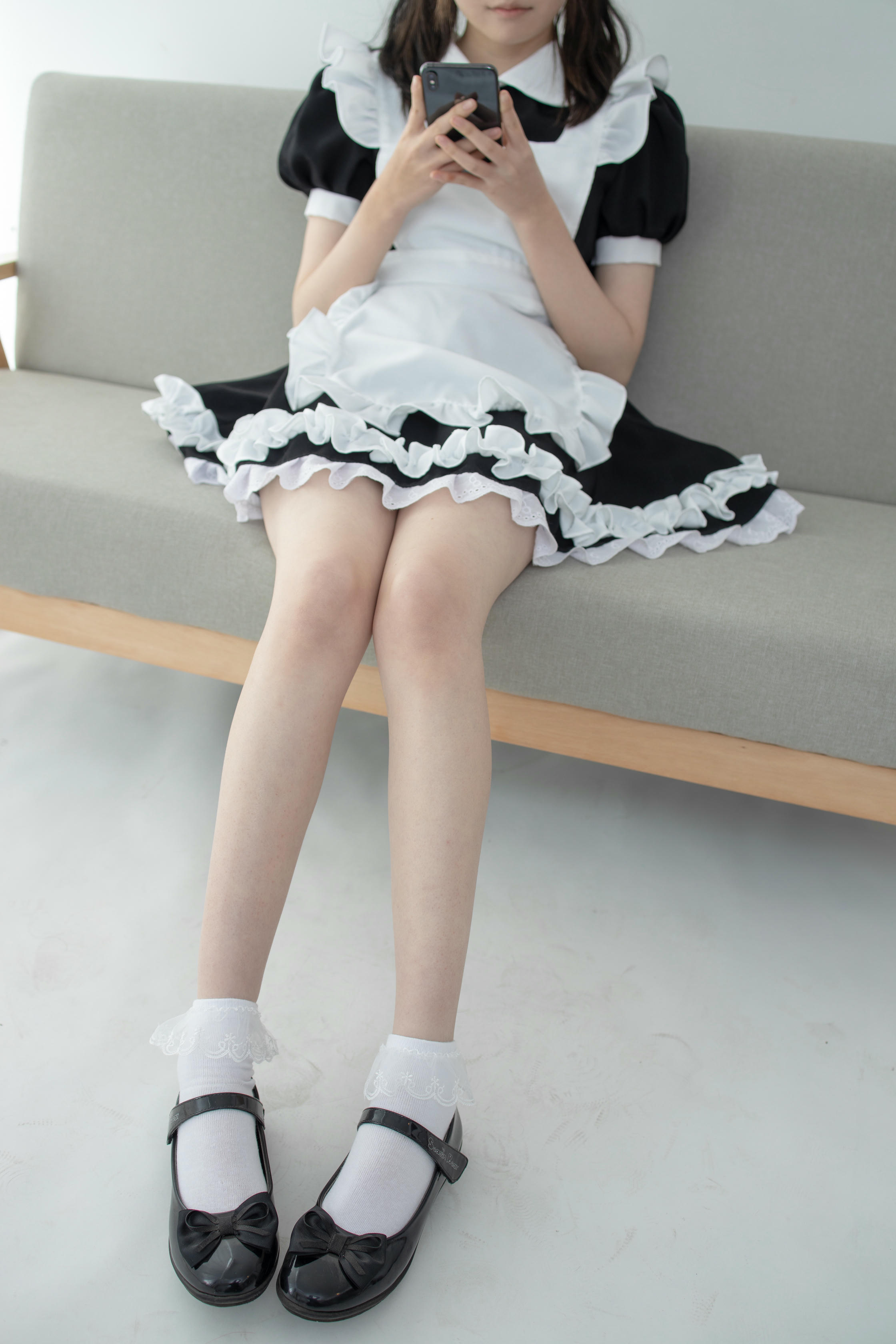 森萝财团 JKFUN-051 Aika 百圆定制2-2 蕾丝花边短袜女仆 [32P+1V-2.06G]_第1集