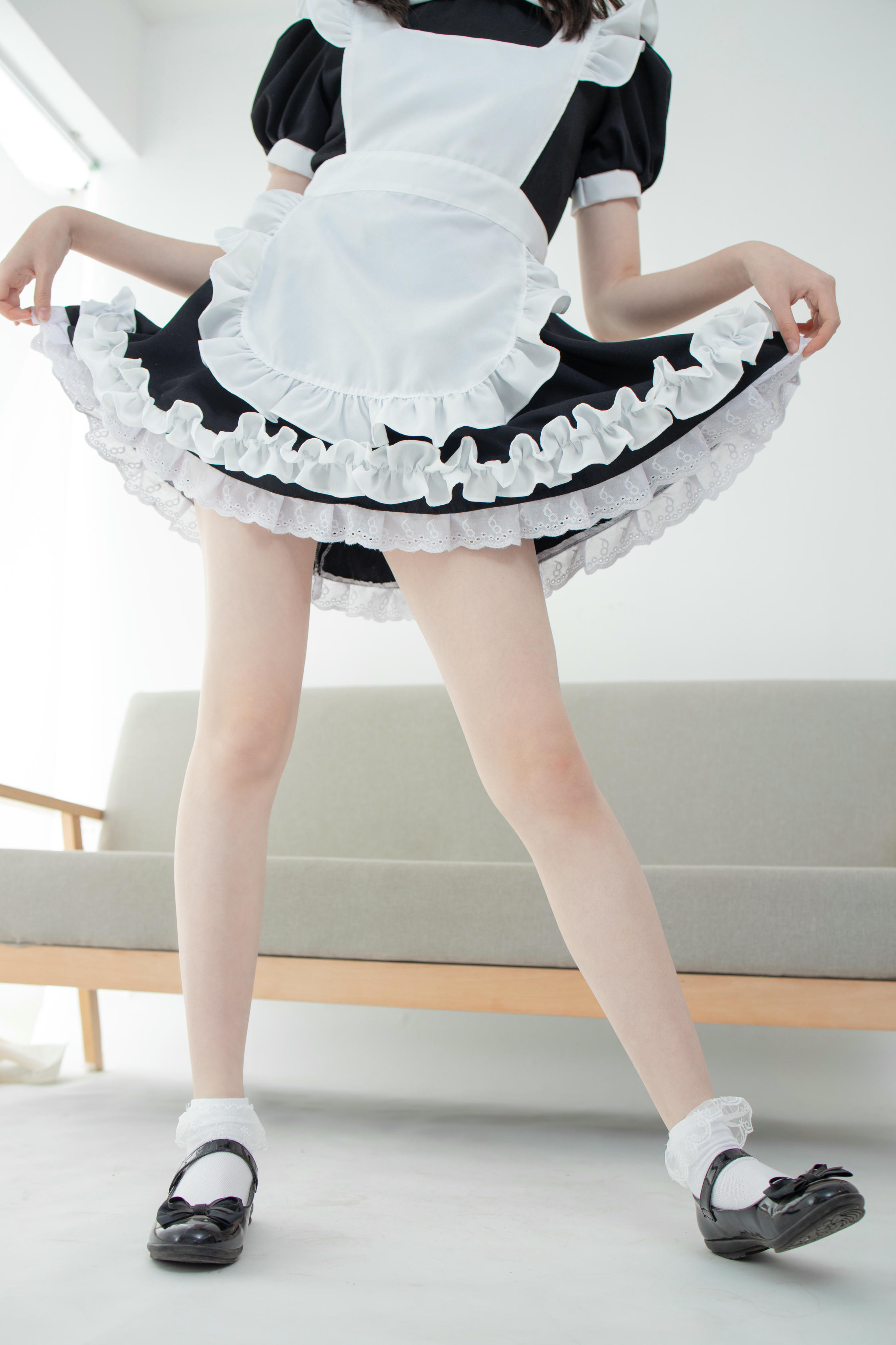 森萝财团 JKFUN-051 Aika 百圆定制2-2 蕾丝花边短袜女仆 [32P+1V-2.06G]_第2集