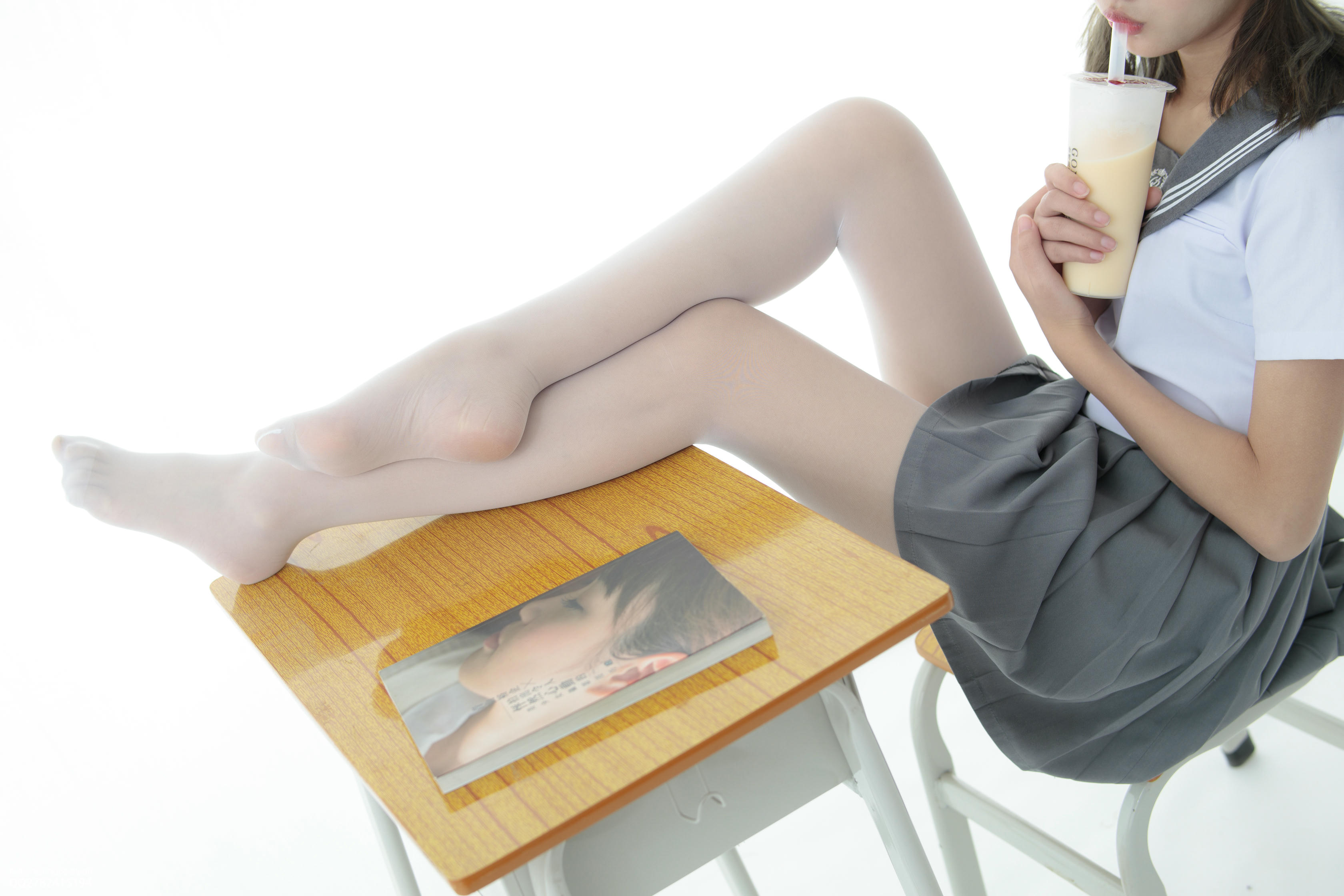 森萝财团 JKFUN-052 默陌+芝士 13D白丝白丝网鞋合辑 [104P／2V3.44G]-JKFUN 白丝网鞋合辑-1_第2集