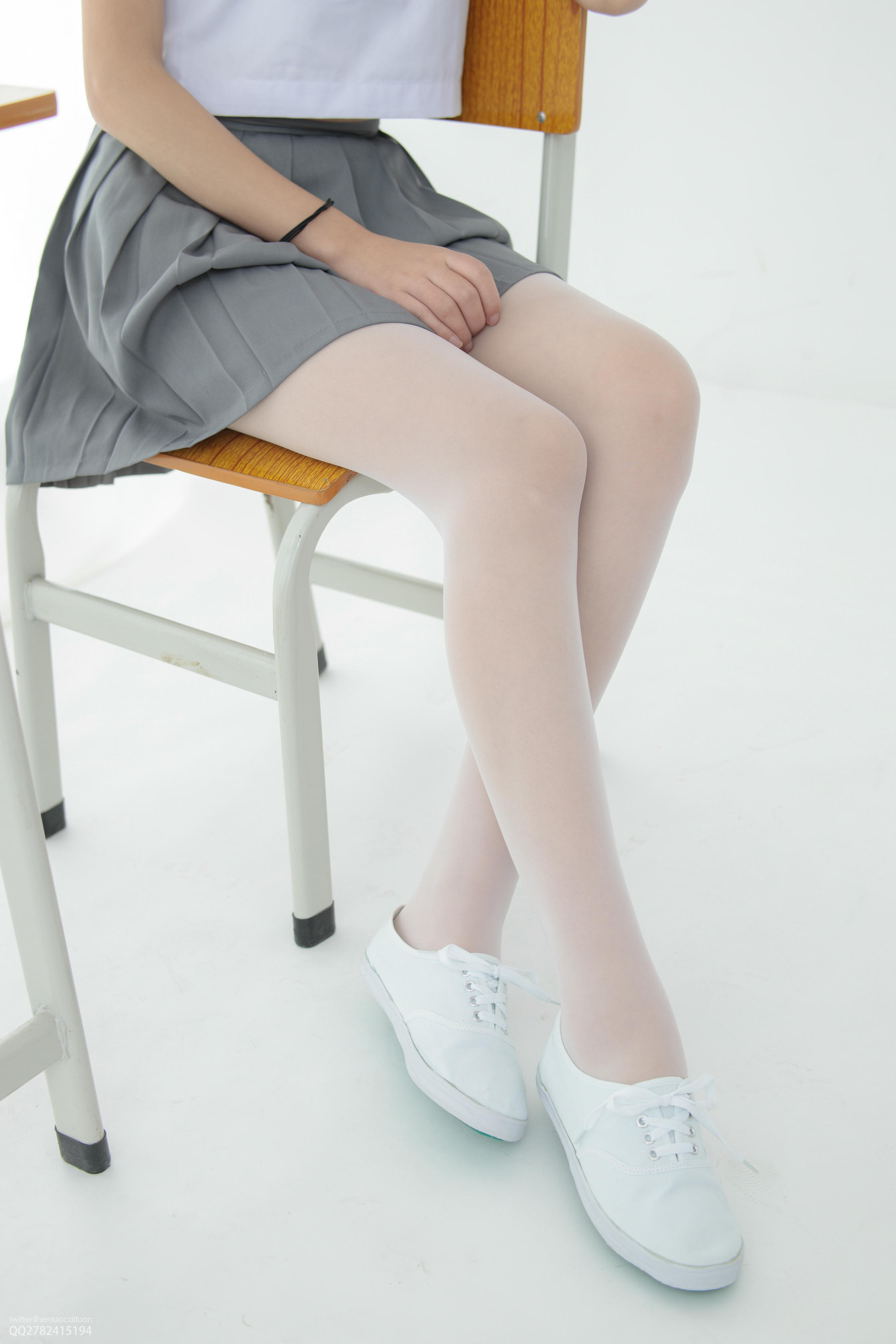 森萝财团 JKFUN-052 默陌+芝士 13D白丝白丝网鞋合辑 [104P／2V3.44G]-JKFUN 白丝网鞋合辑-1_第3集