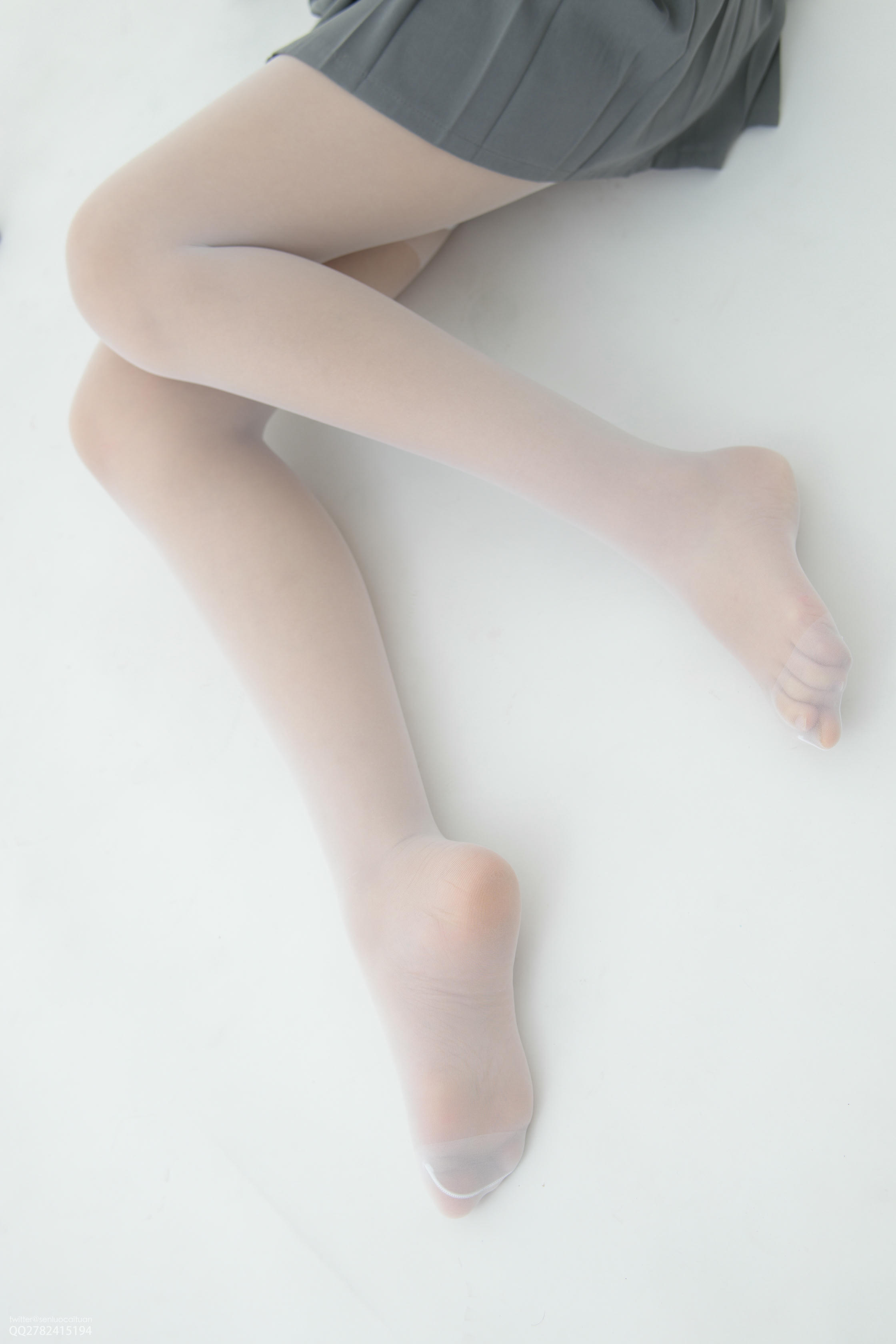 森萝财团 JKFUN-052 默陌+芝士 13D白丝白丝网鞋合辑 [104P／2V3.44G]-JKFUN 白丝网鞋合辑-1_第3集