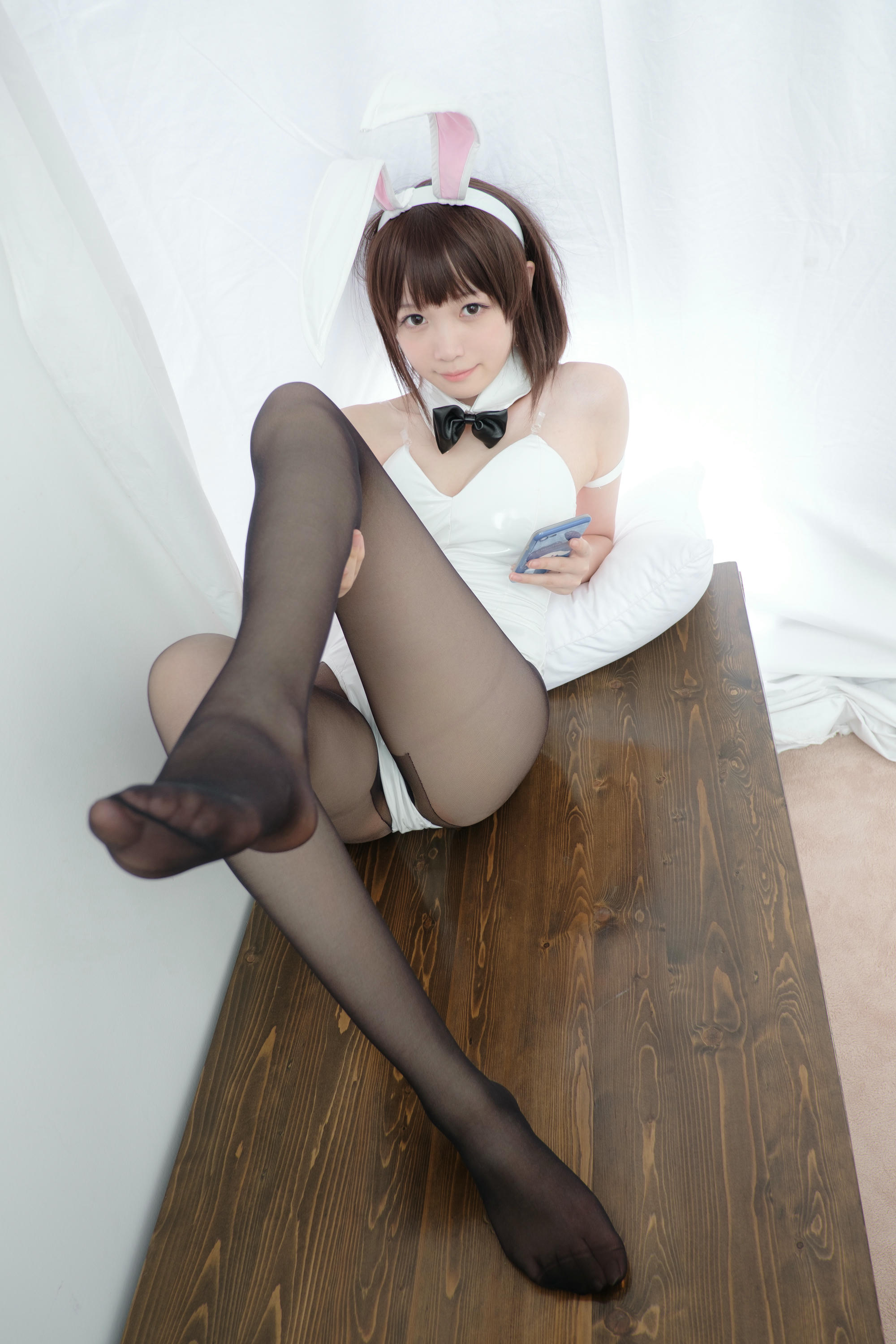 森萝财团 LOVEPLUS-001 黑丝网袜兔女郎 [148P2V-3.22GB]_第1集
