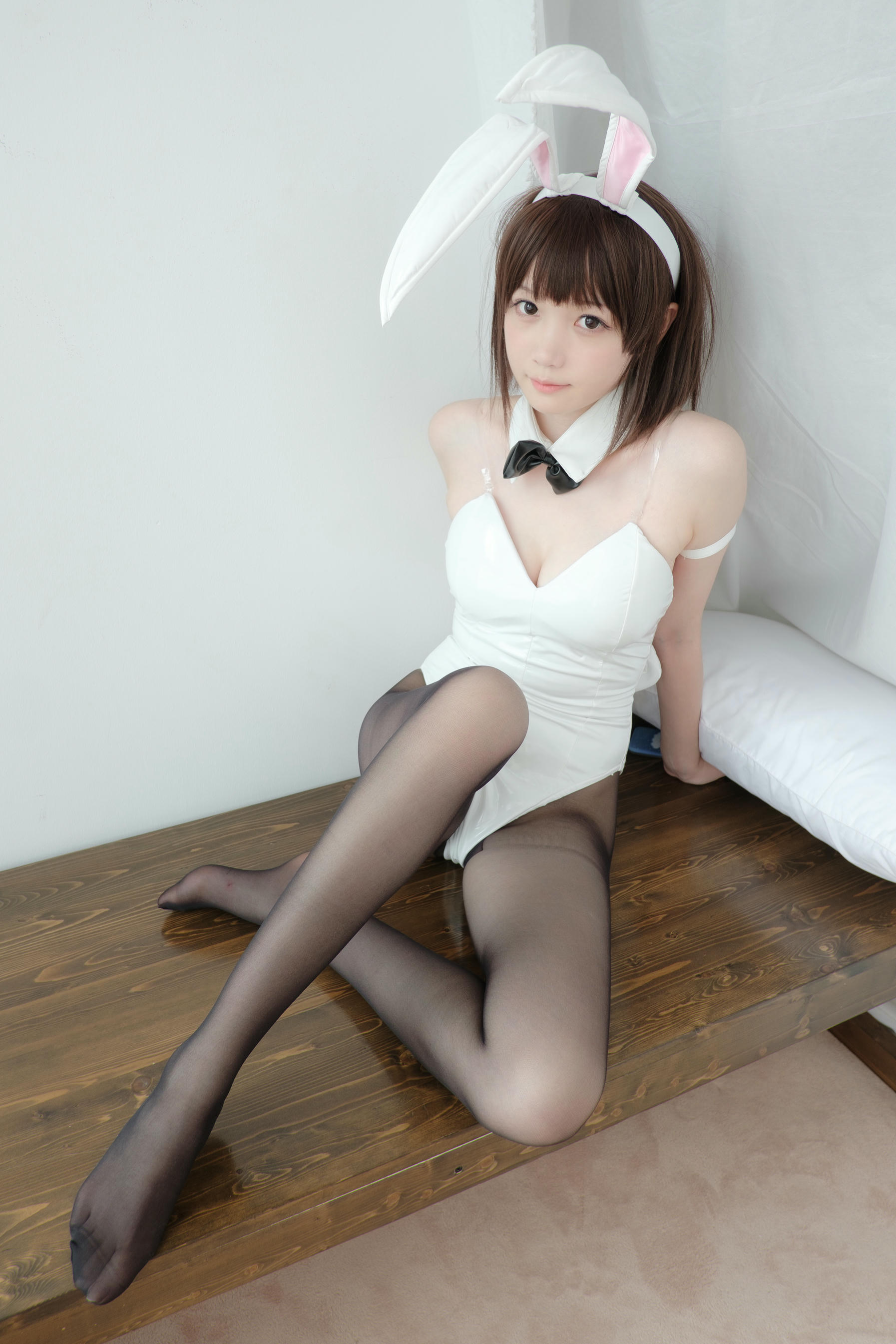 森萝财团 LOVEPLUS-001 黑丝网袜兔女郎 [148P2V-3.22GB]_第1集
