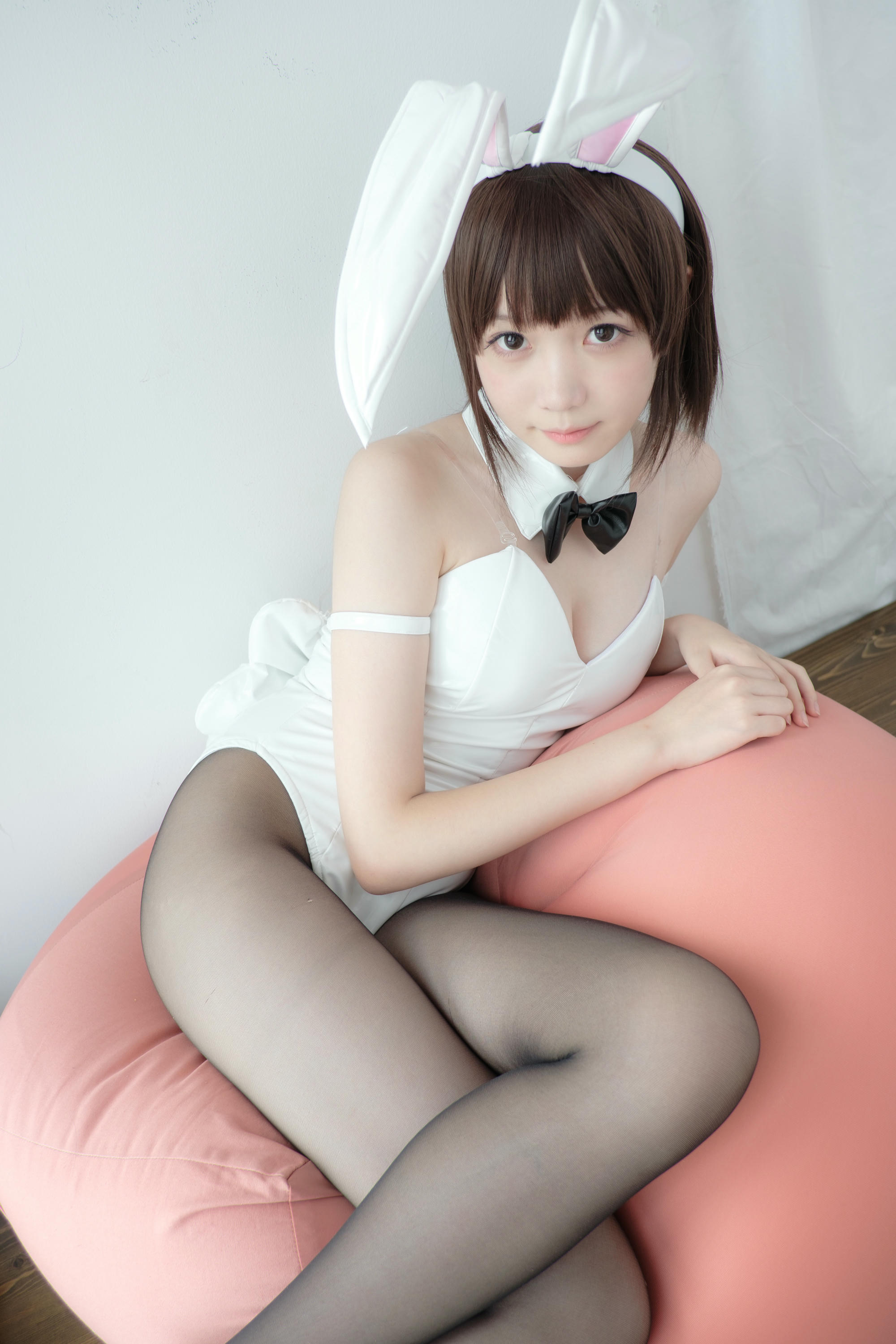 森萝财团 LOVEPLUS-001 黑丝网袜兔女郎 [148P2V-3.22GB]_第2集