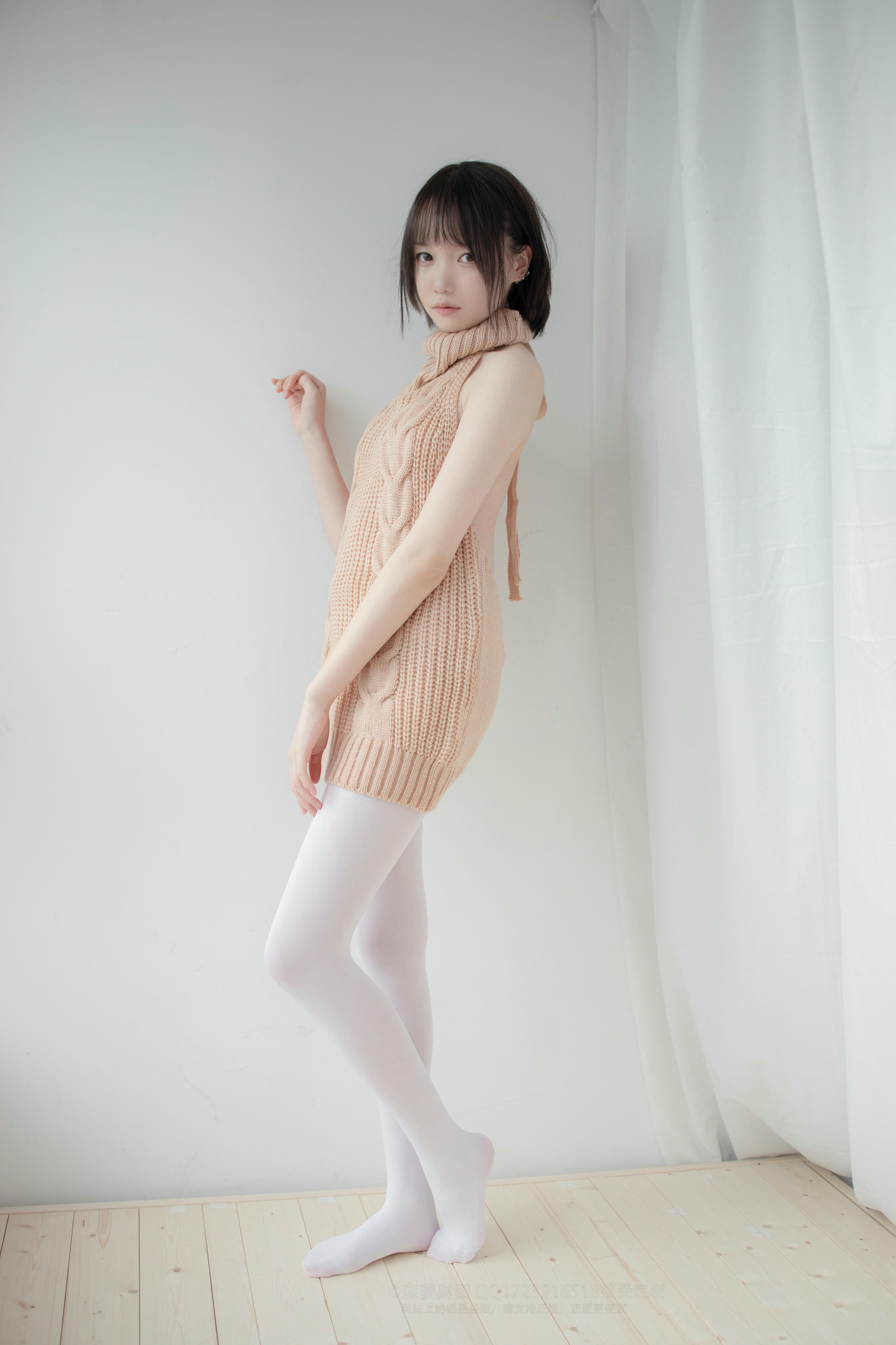 森萝财团 LOVEPLUS-004 露背毛衣80D白丝 [97P1V-2.40GB]_第1集