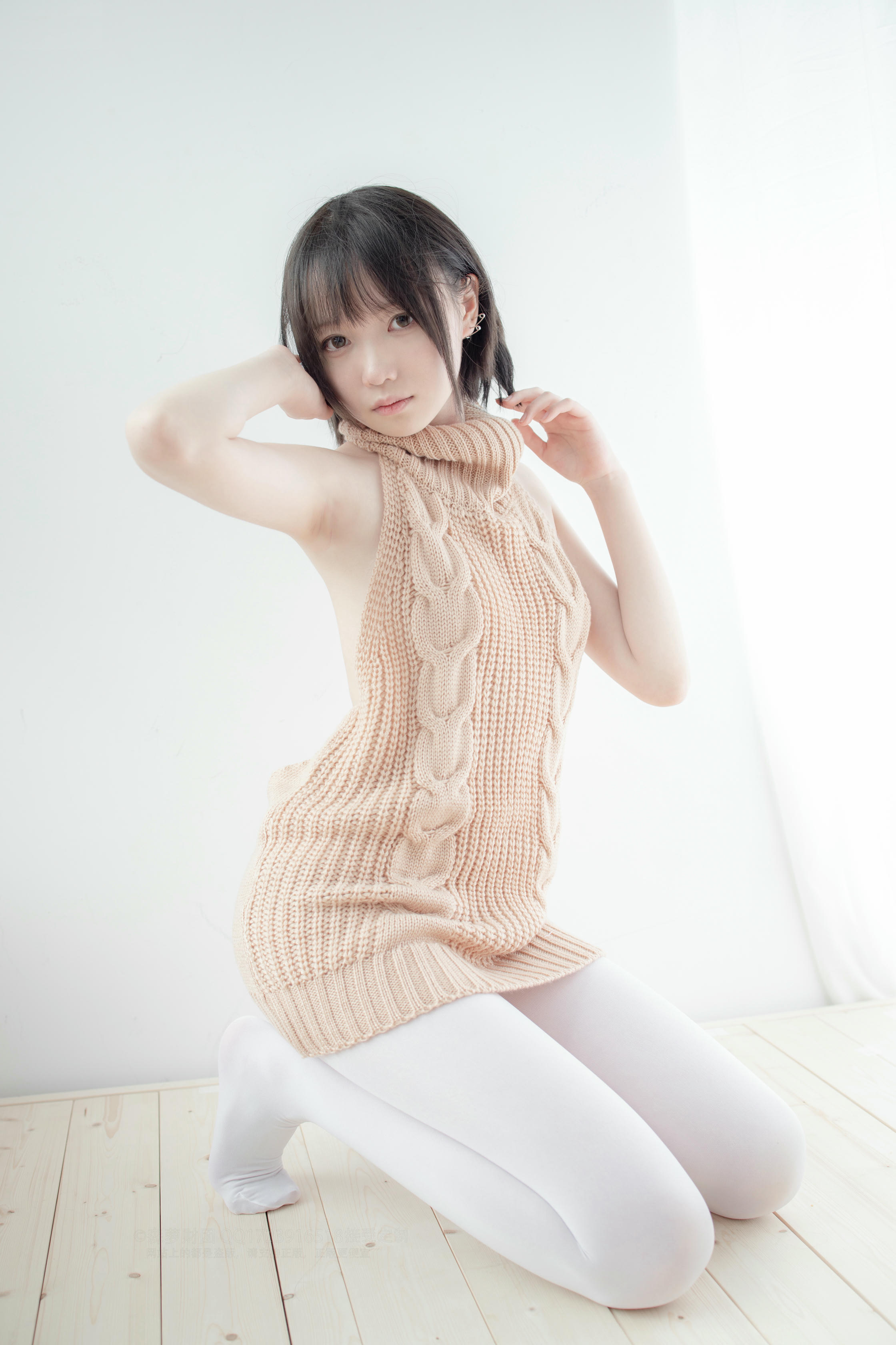 森萝财团 LOVEPLUS-004 露背毛衣80D白丝 [97P1V-2.40GB]_第2集