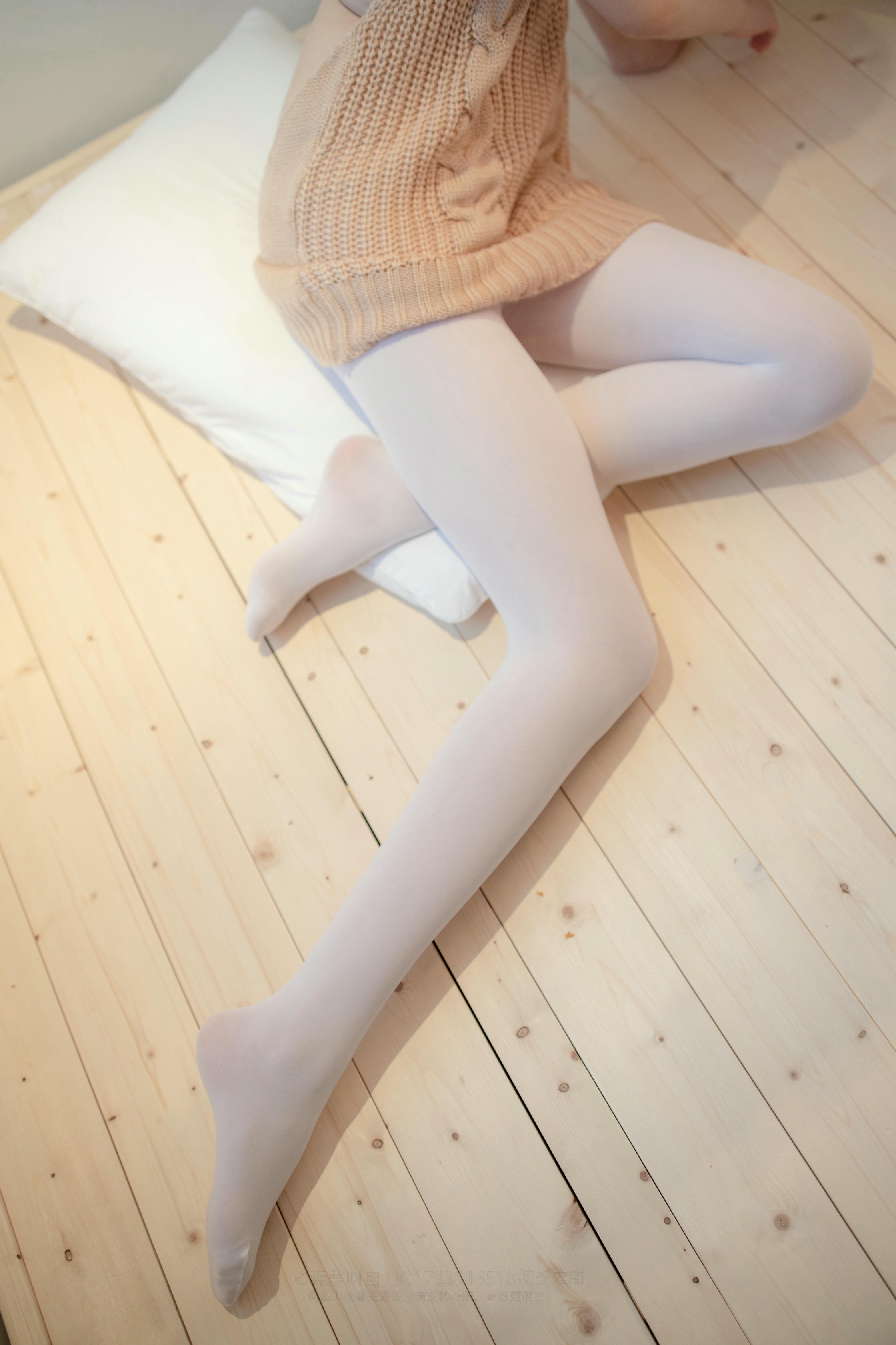 森萝财团 LOVEPLUS-004 露背毛衣80D白丝 [97P1V-2.40GB]_第5集