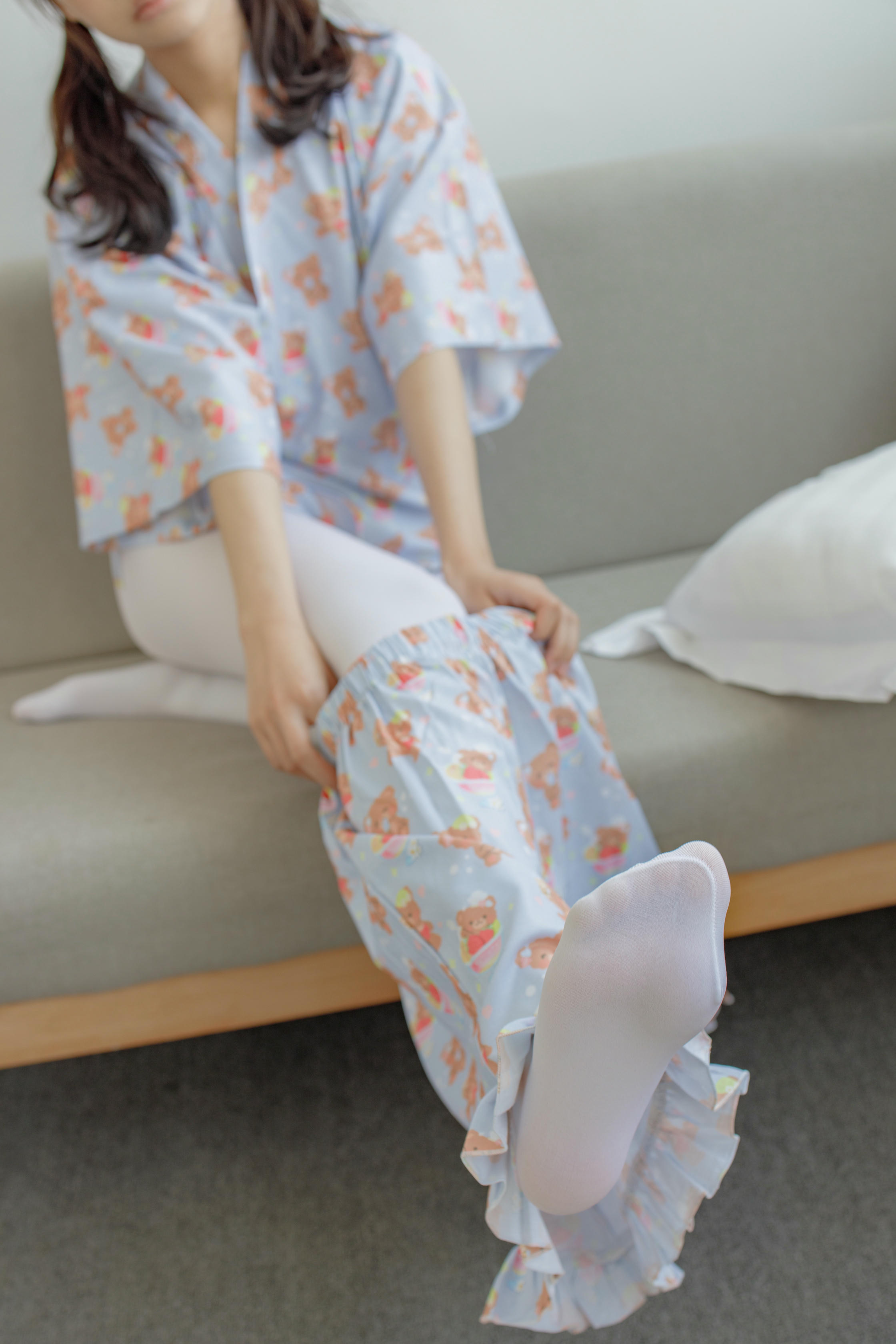 森萝财团 NO.344 内部-006 沙发上诱人的白丝美少女 [113P1V3.61G]_第4集