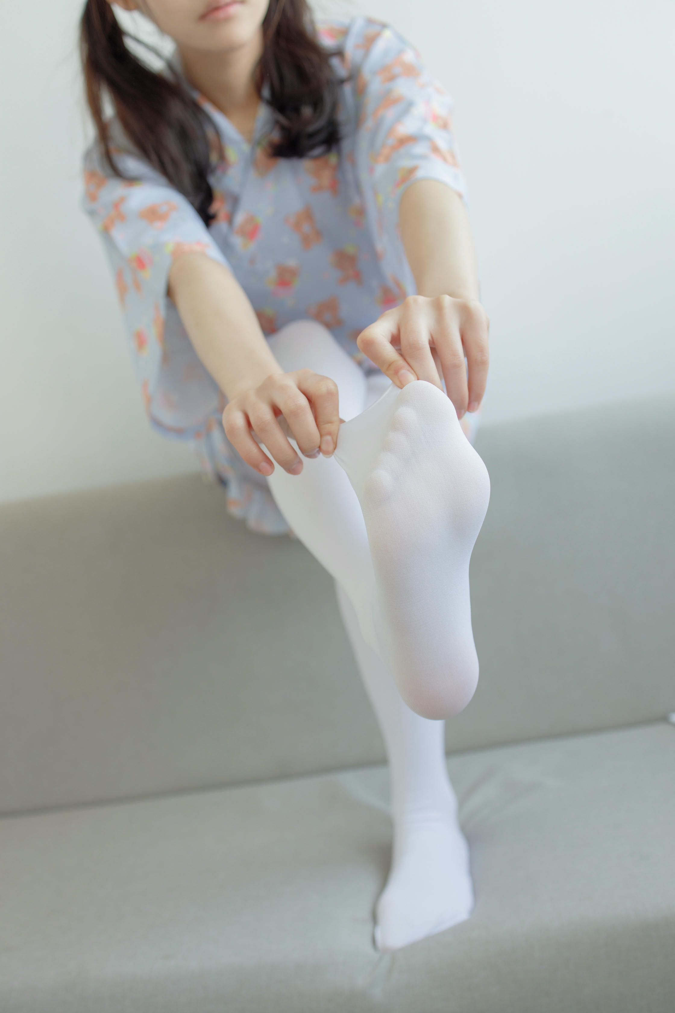 森萝财团 NO.344 内部-006 沙发上诱人的白丝美少女 [113P1V3.61G]_第5集