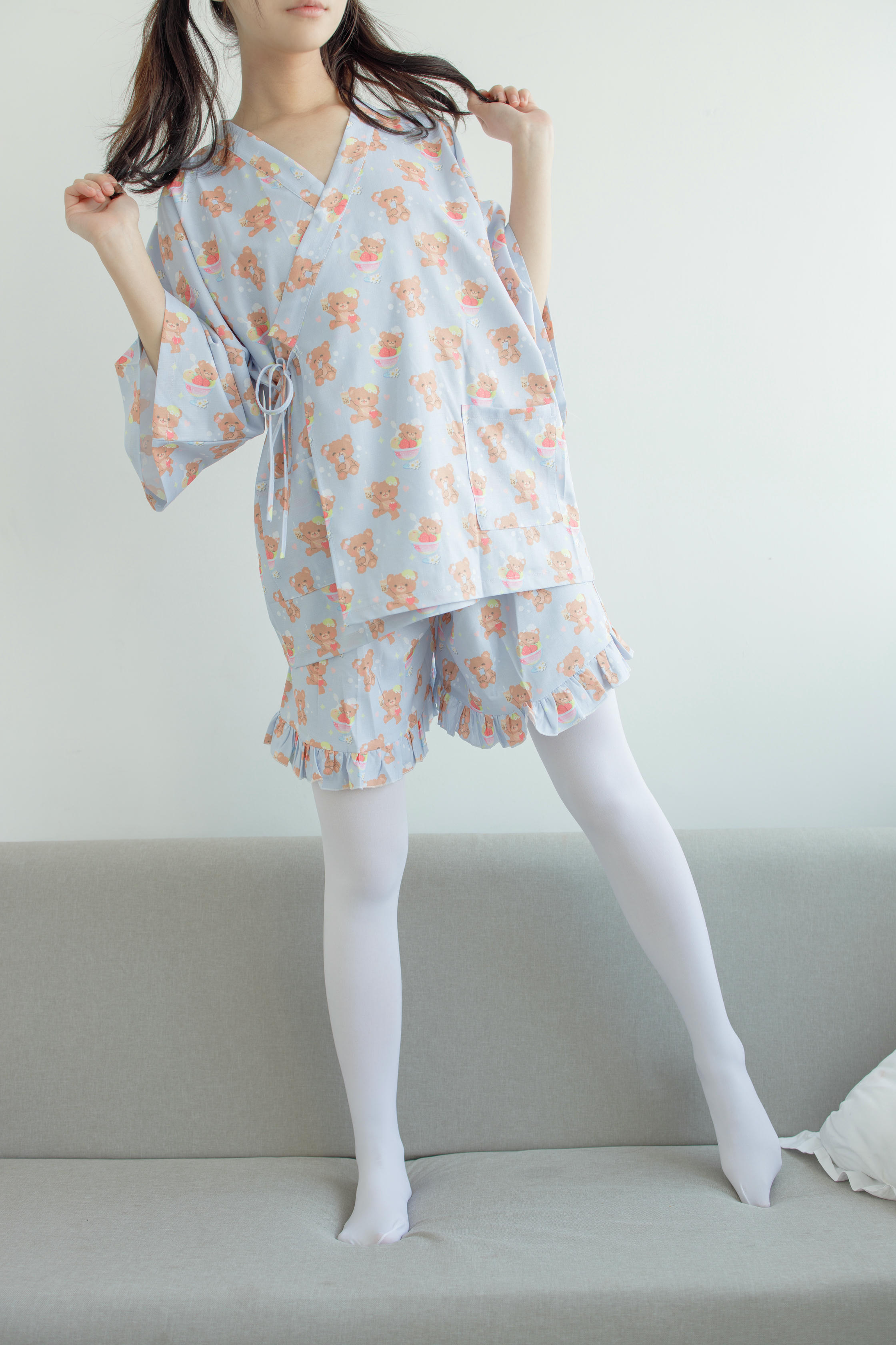 森萝财团 NO.344 内部-006 沙发上诱人的白丝美少女 [113P1V3.61G]_第5集