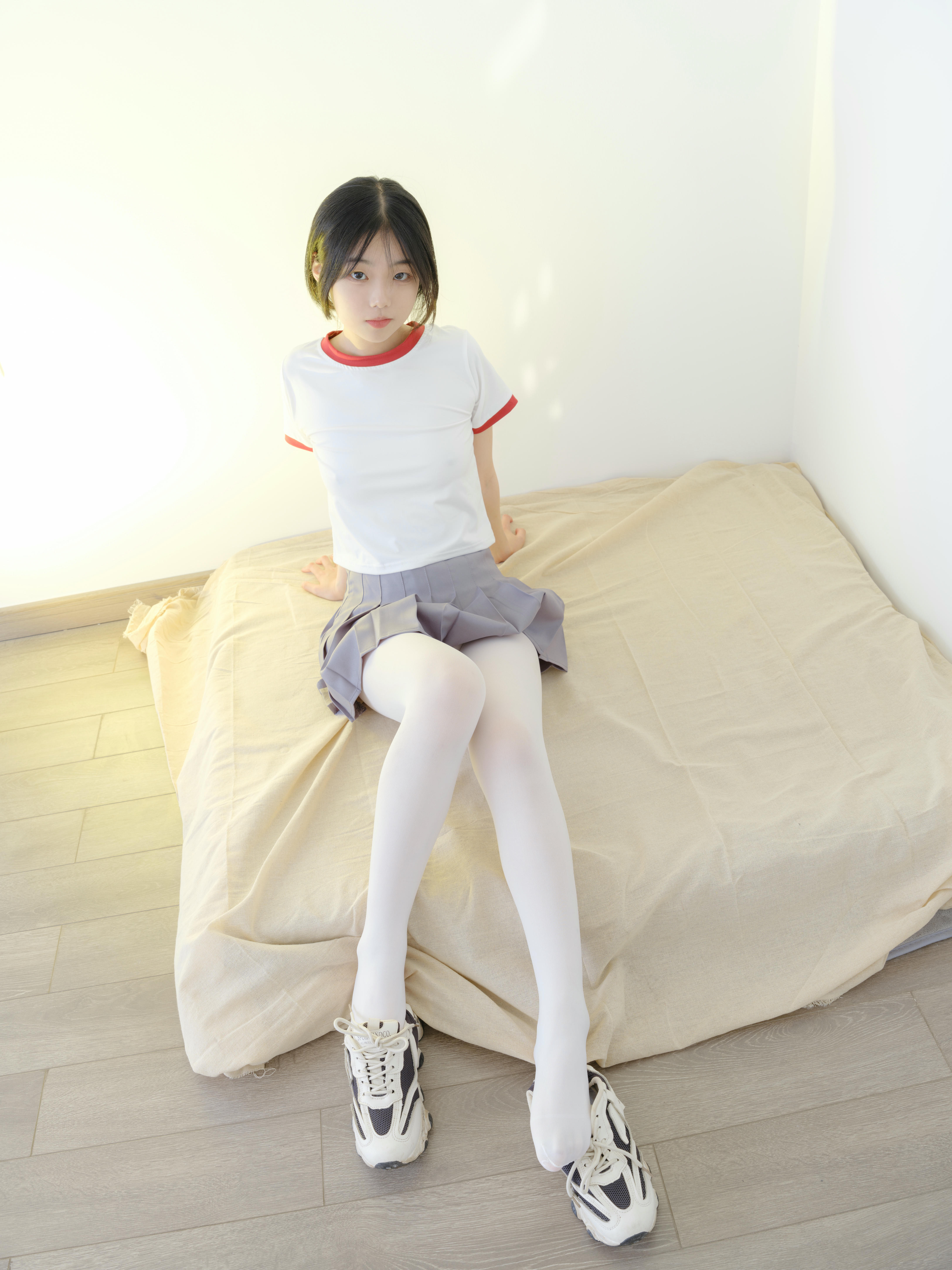 森萝财团 NO.358 内部VIP系列 小樱 02E4K[121P-1V-6.4G]_第1集
