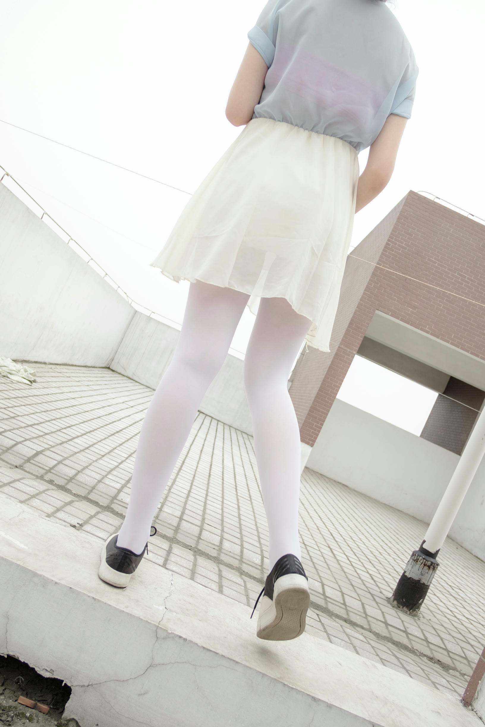 森萝财团 R15-007 窗台上的薄纱少女 [83P-520MB]_第3集