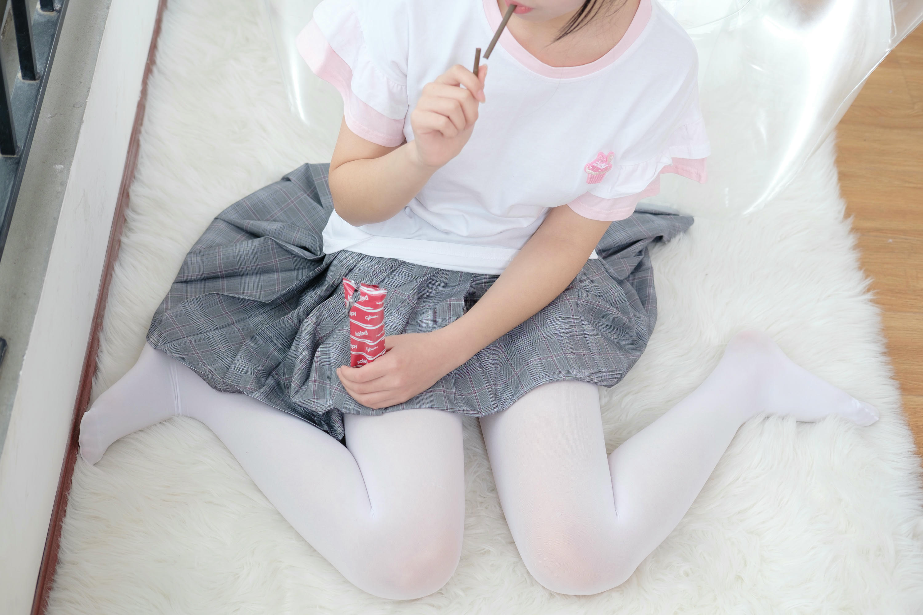 森萝财团 BETA-015 白丝嫩嫩的厨娘 [41P1V-633MB]_第2集