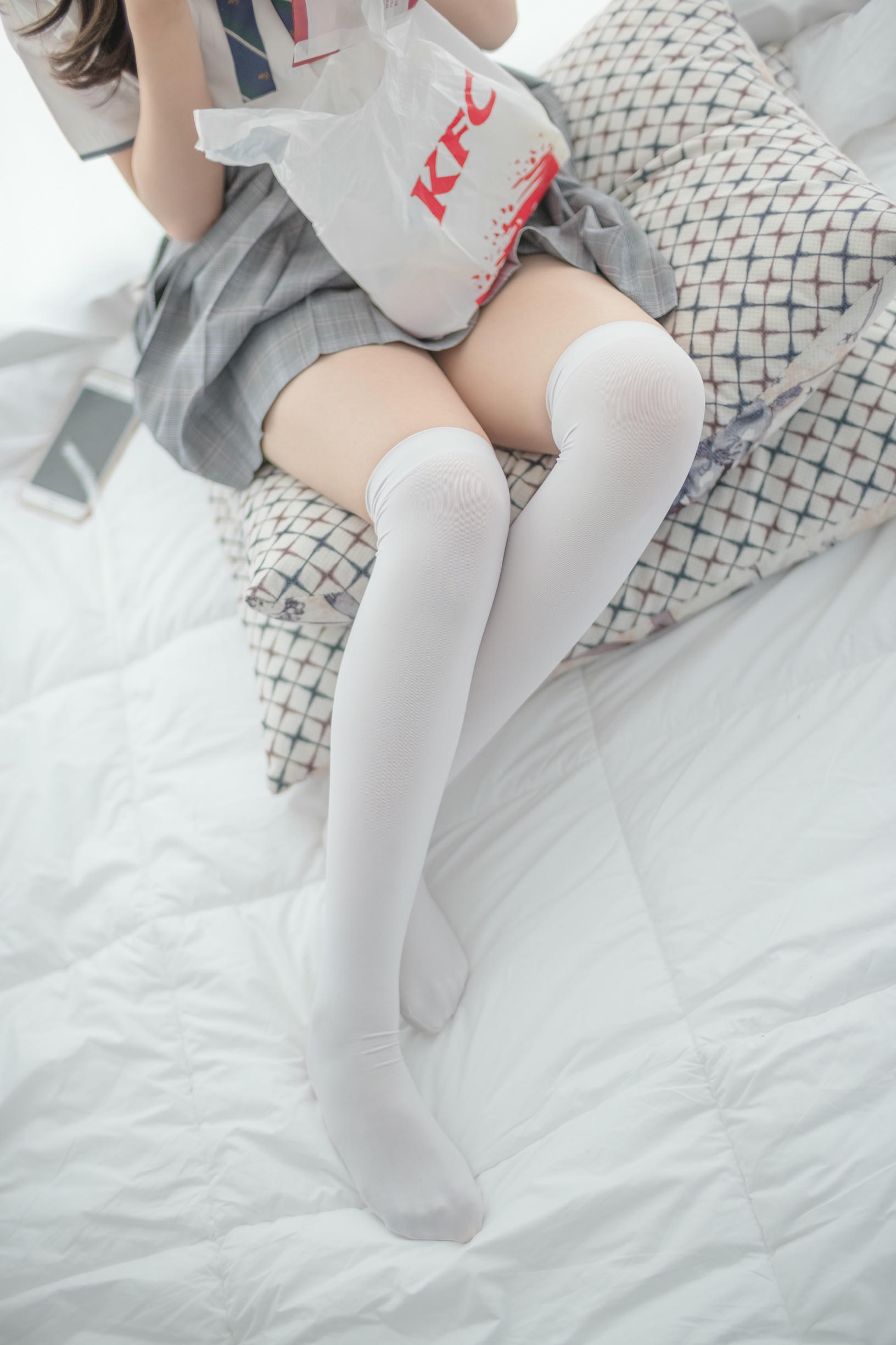 森萝财团 R15-009 床上JK白丝 [84P-402MB]_第2集