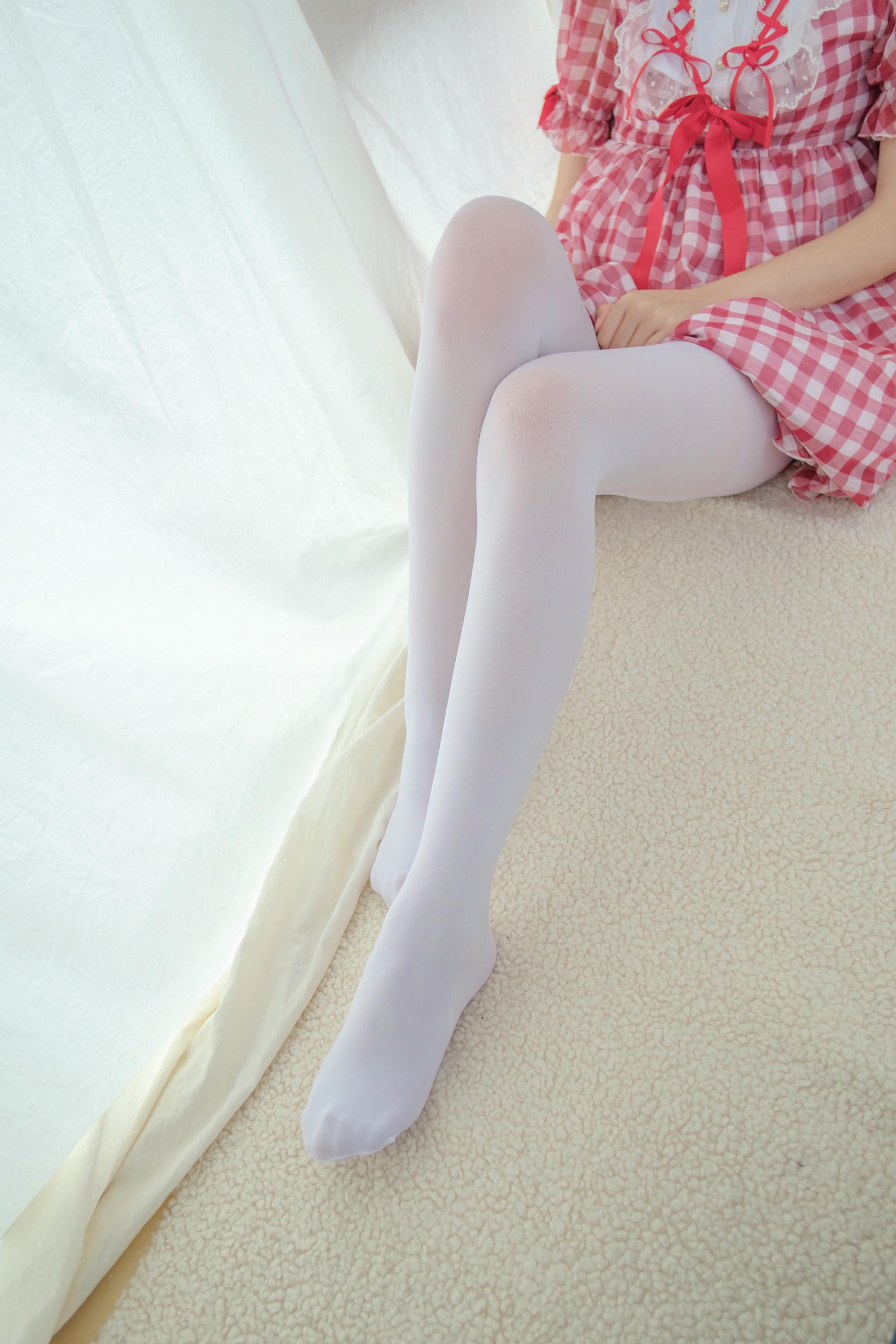 森萝财团 R15-011 红色格子裙白丝MM [67P-388MB]_第2集
