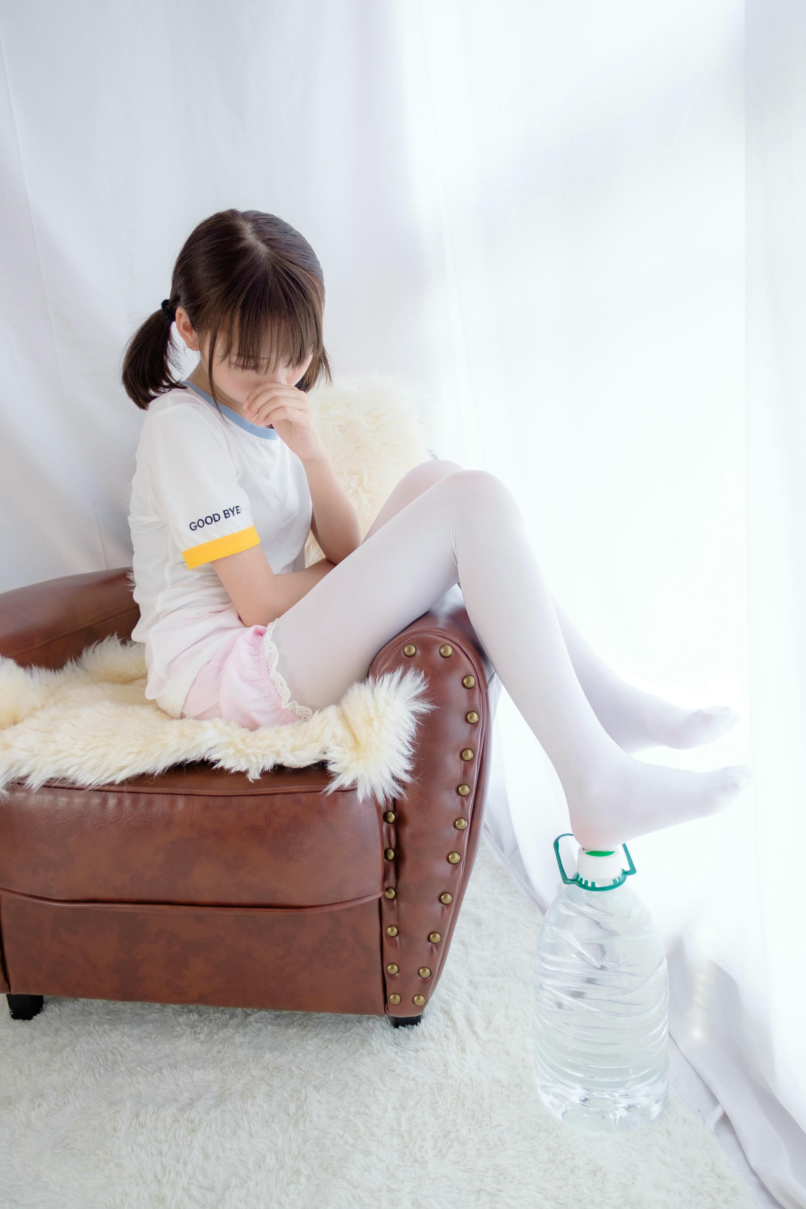 森萝财团 R15-015 白丝萝莉玩桶装水 [77P-438MB]_第1集