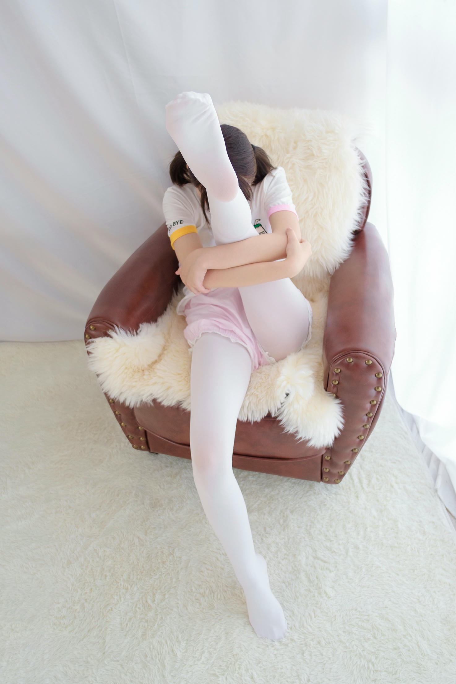 森萝财团 R15-015 白丝萝莉玩桶装水 [77P-438MB]_第2集