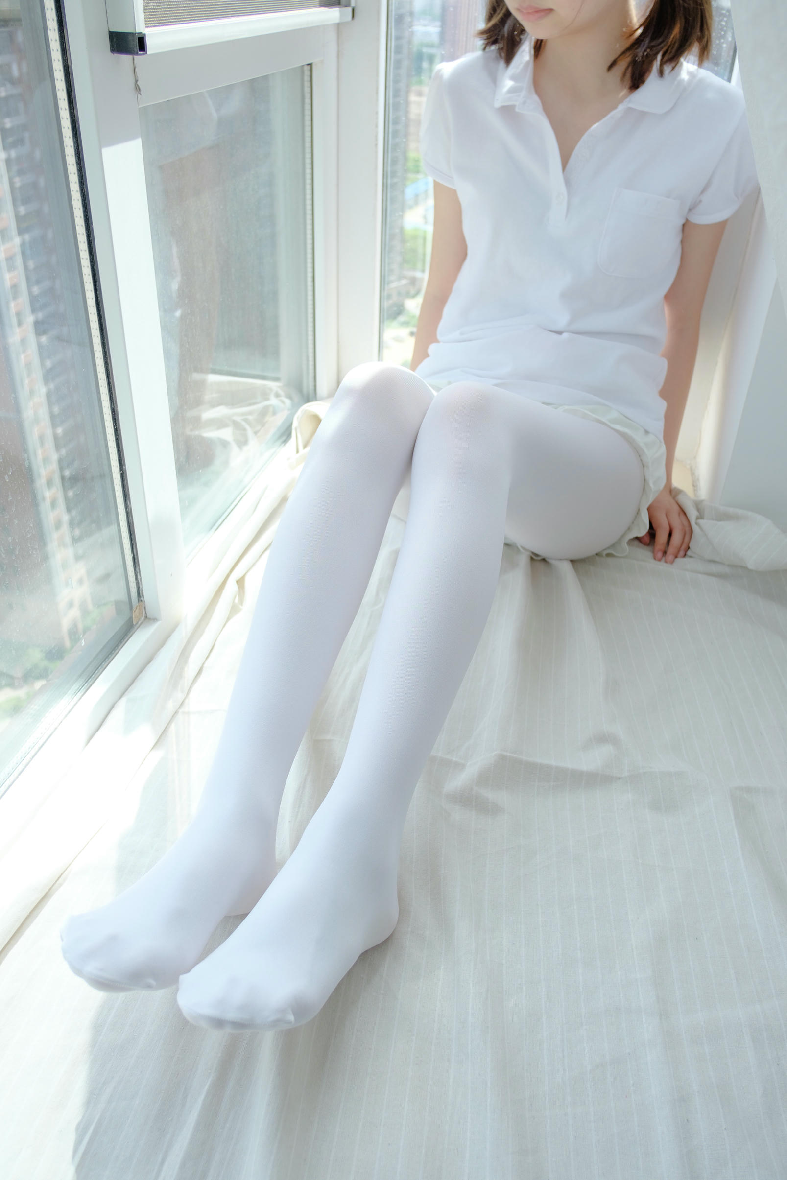 森萝财团 R15-018 窗台上的白丝少女 [86P-486MB]_第1集