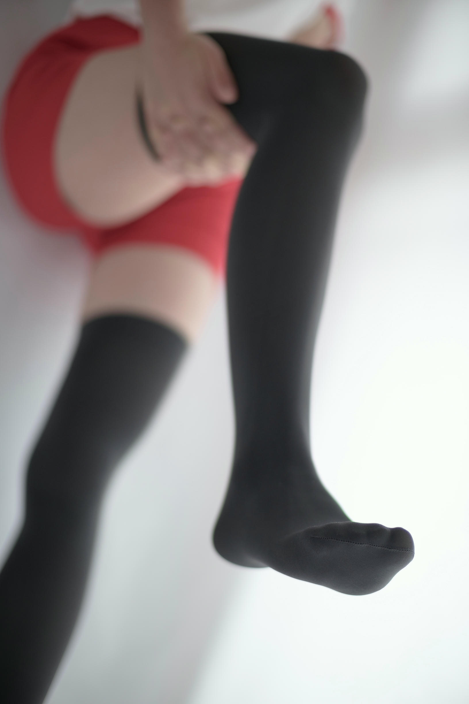森萝财团 R15-024 白红黑 [57P-309MB]_第3集