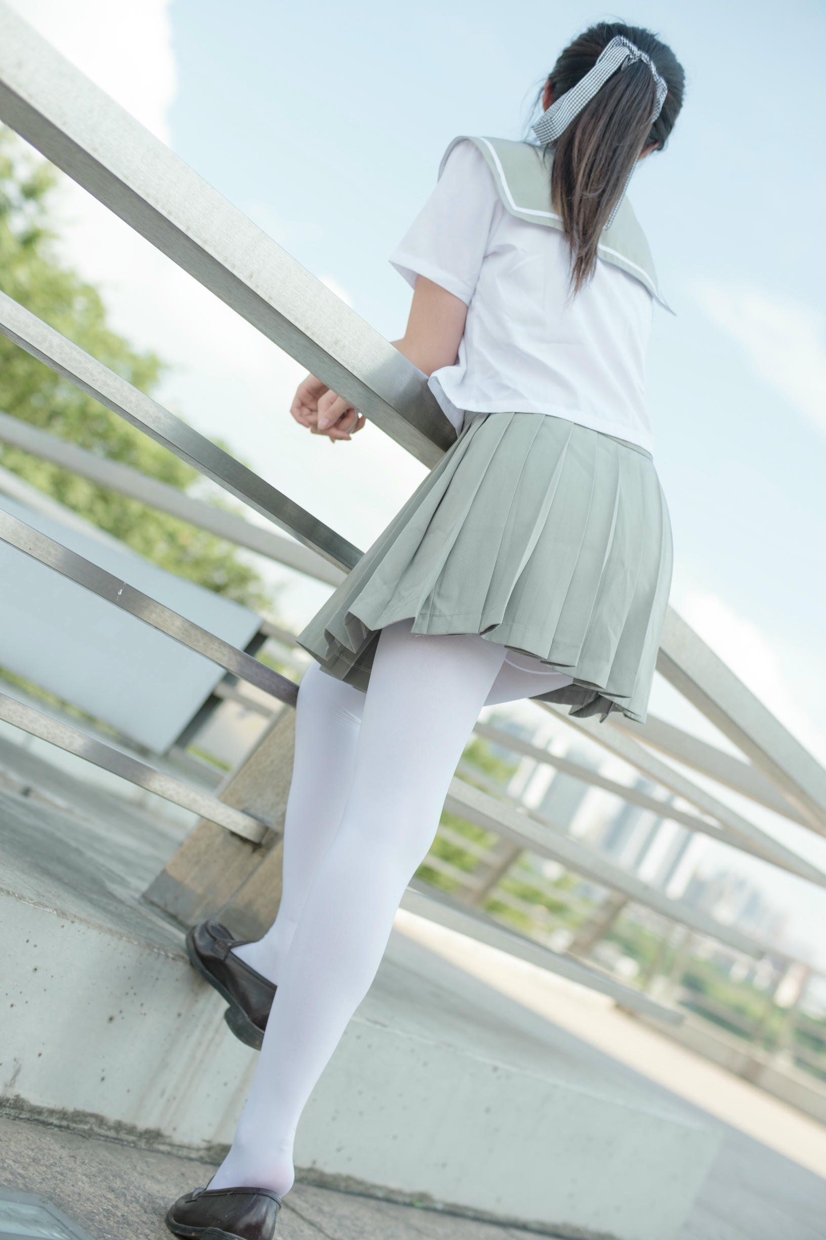 森萝财团 R15-026 JK白丝户外 [79P-426MB]_第1集