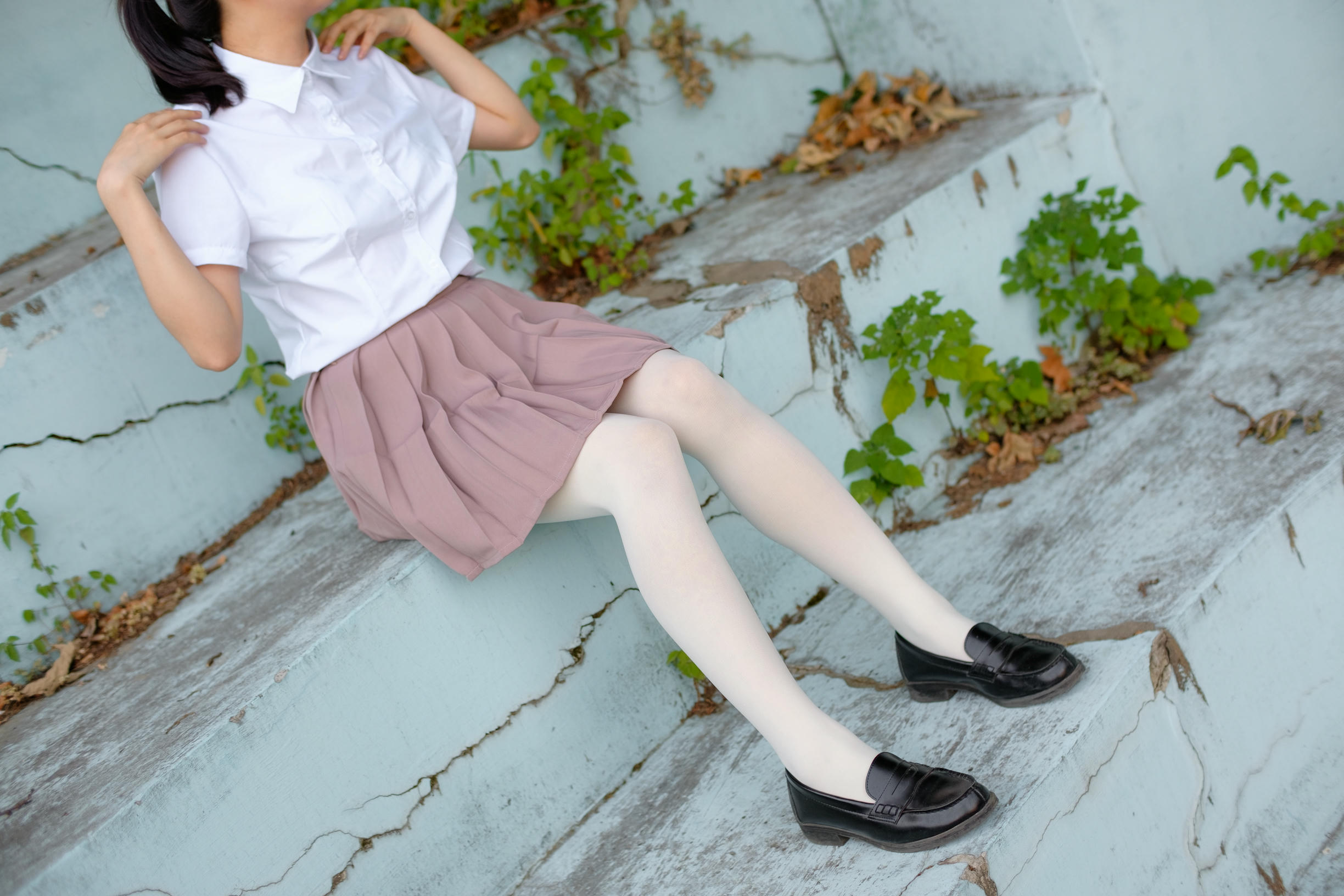 森萝财团 R15-030 操场上的白丝 [67P-416MB]_第2集