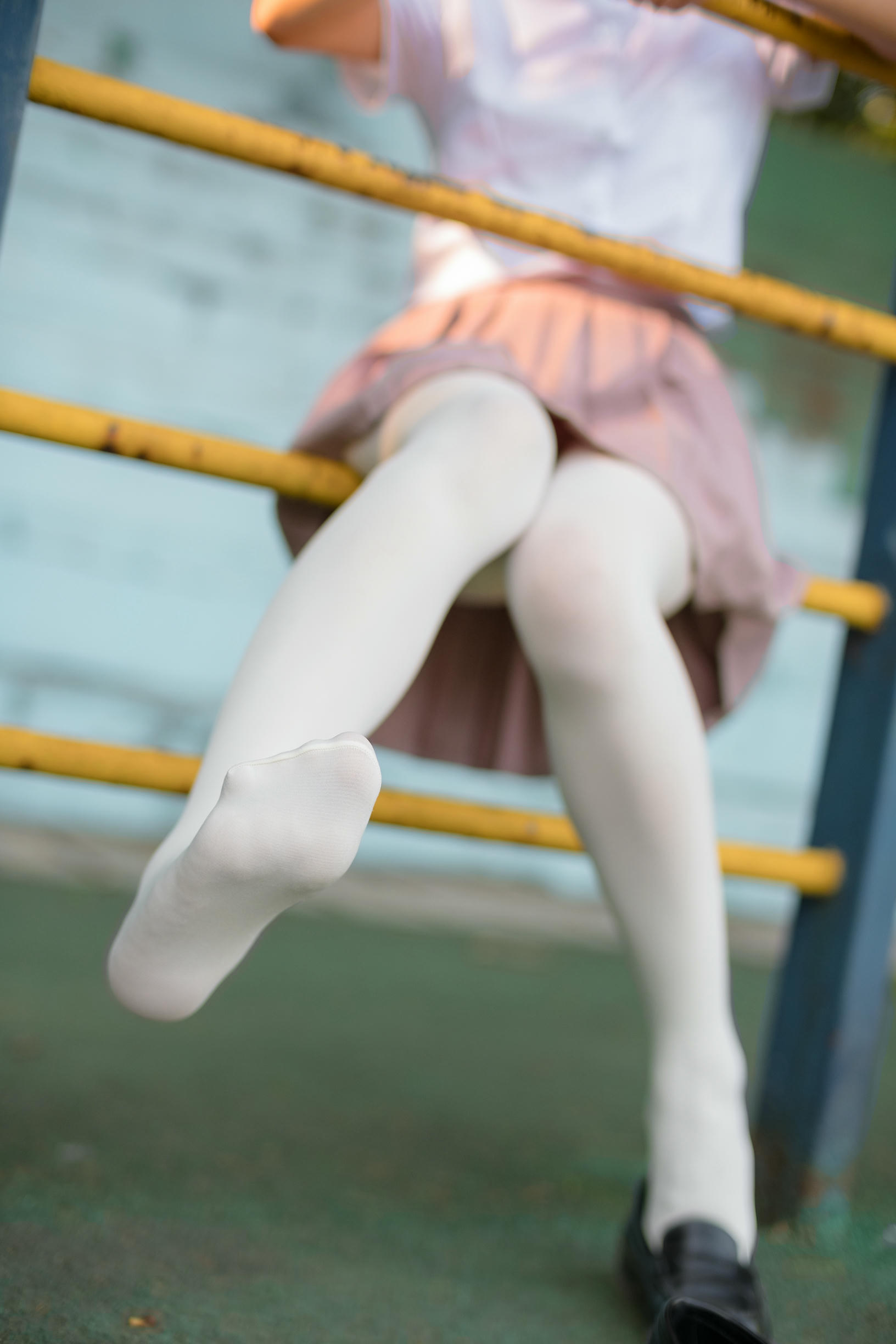 森萝财团 R15-030 操场上的白丝 [67P-416MB]_第3集