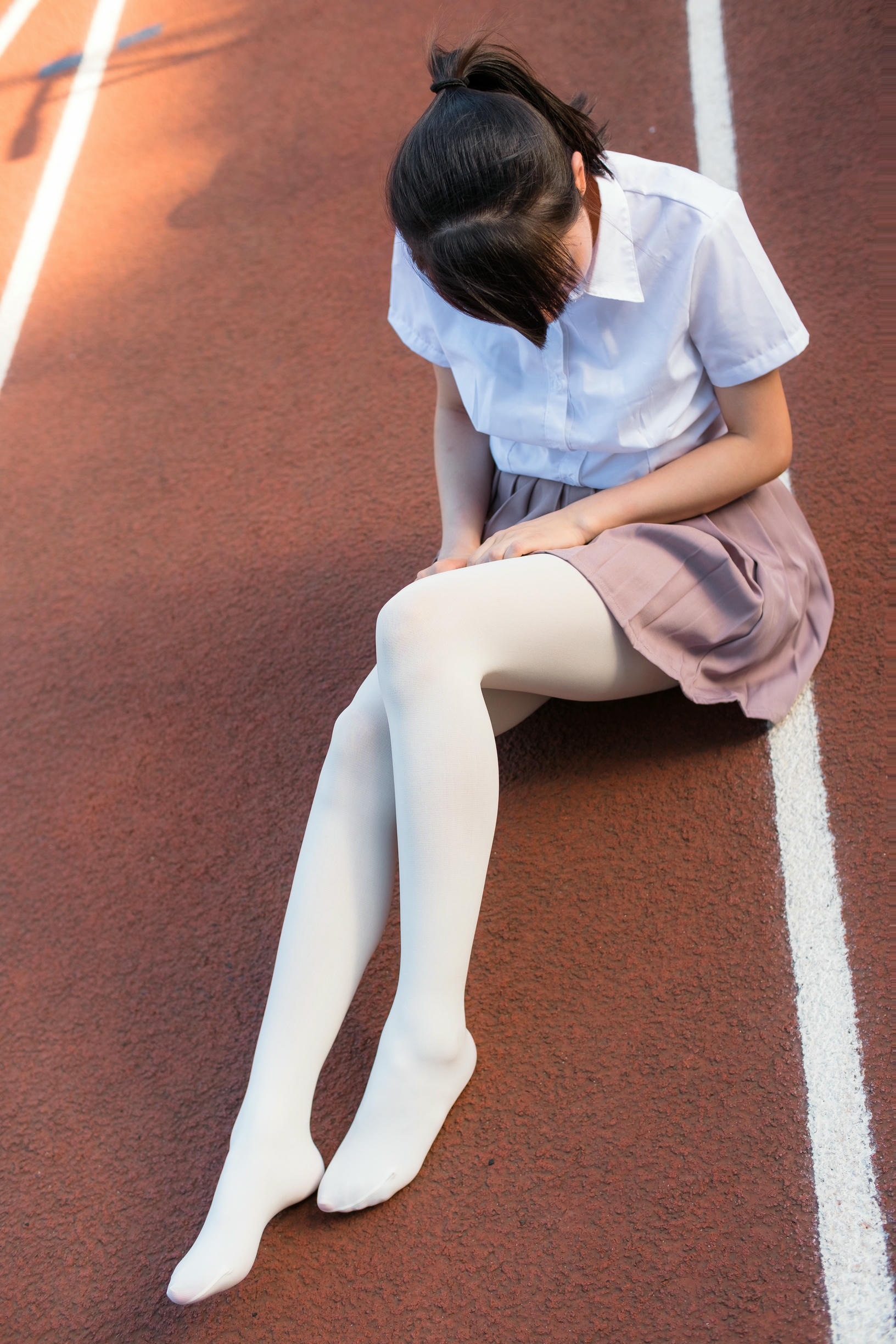 森萝财团 R15-030 操场上的白丝 [67P-416MB]_第3集