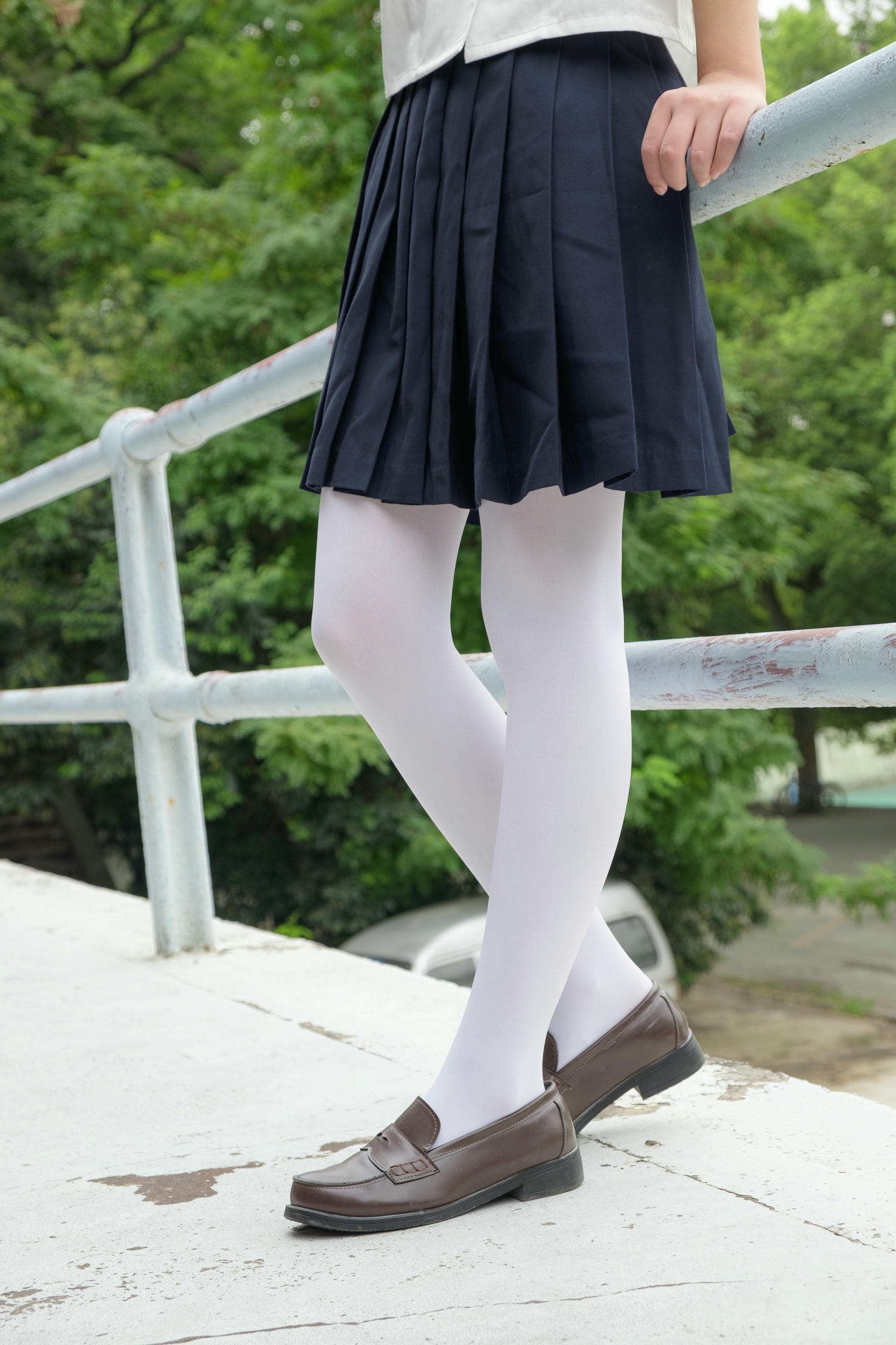 森萝财团 R15-034 户外白丝秀 [102P-696MB]_第1集