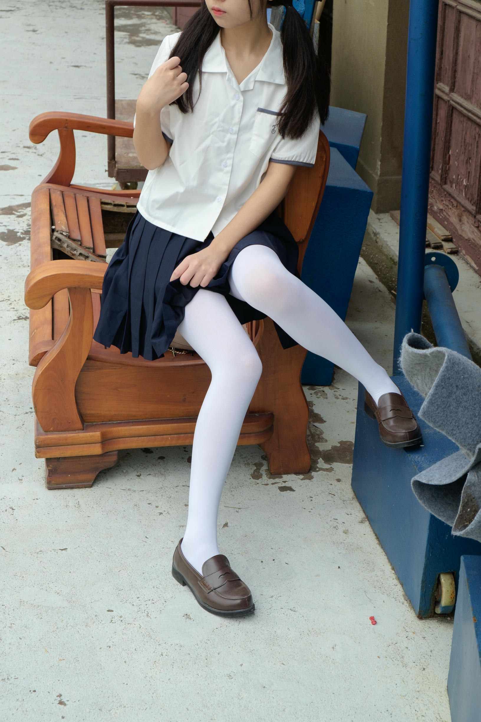 森萝财团 R15-034 户外白丝秀 [102P-696MB]_第1集