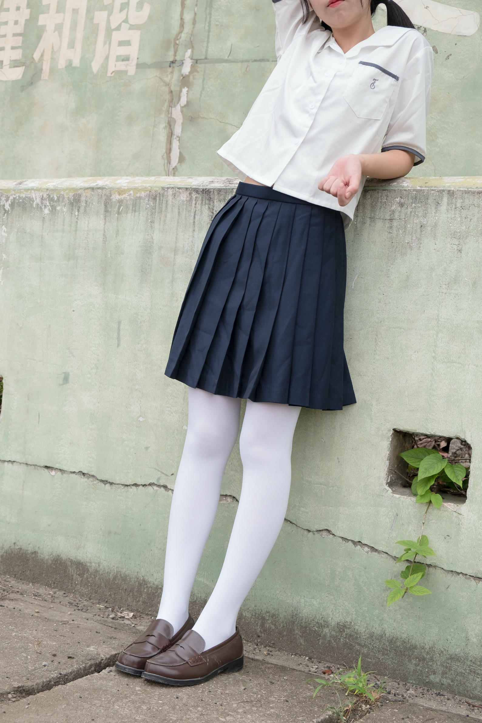 森萝财团 R15-034 户外白丝秀 [102P-696MB]_第1集