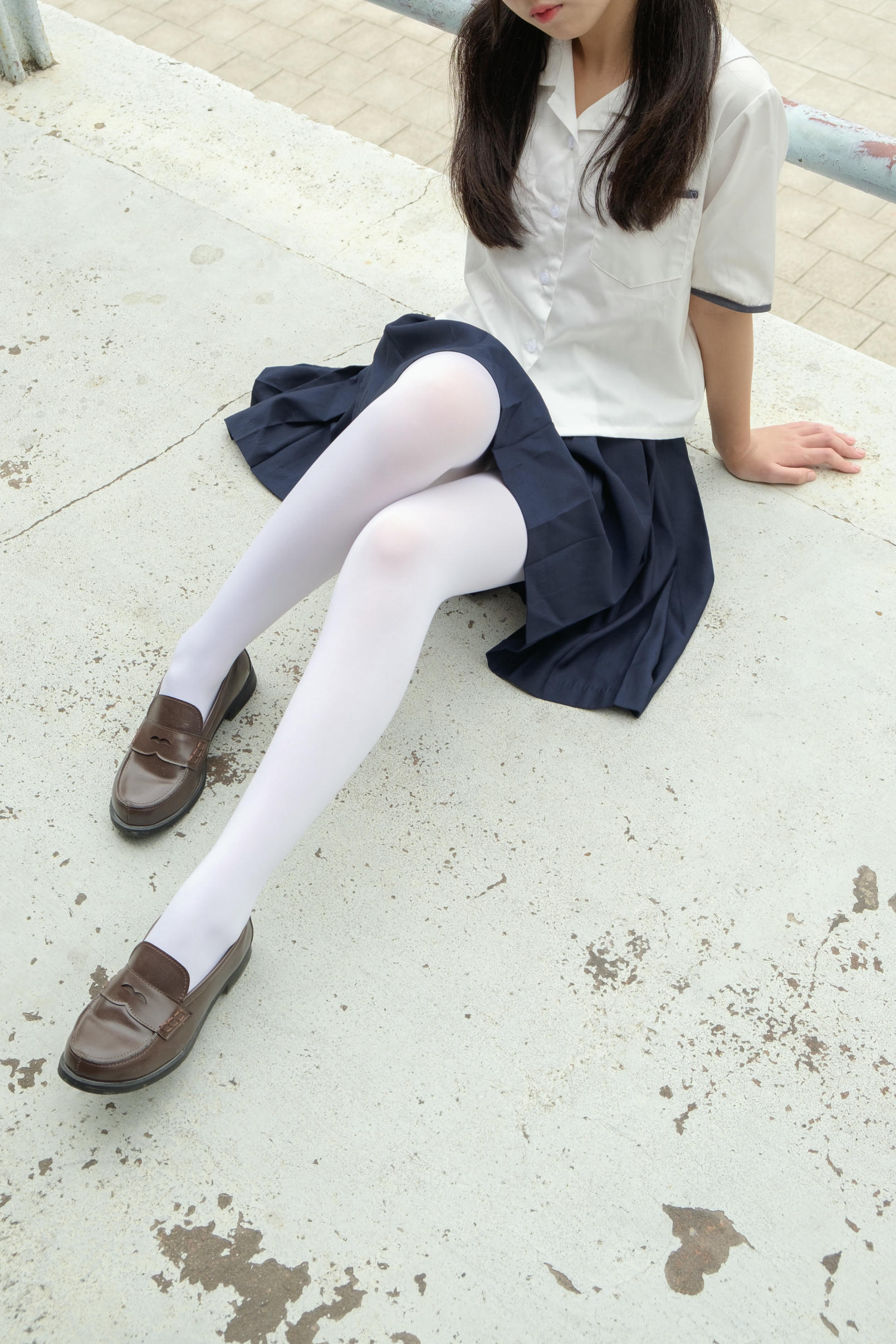 森萝财团 R15-034 户外白丝秀 [102P-696MB]_第1集