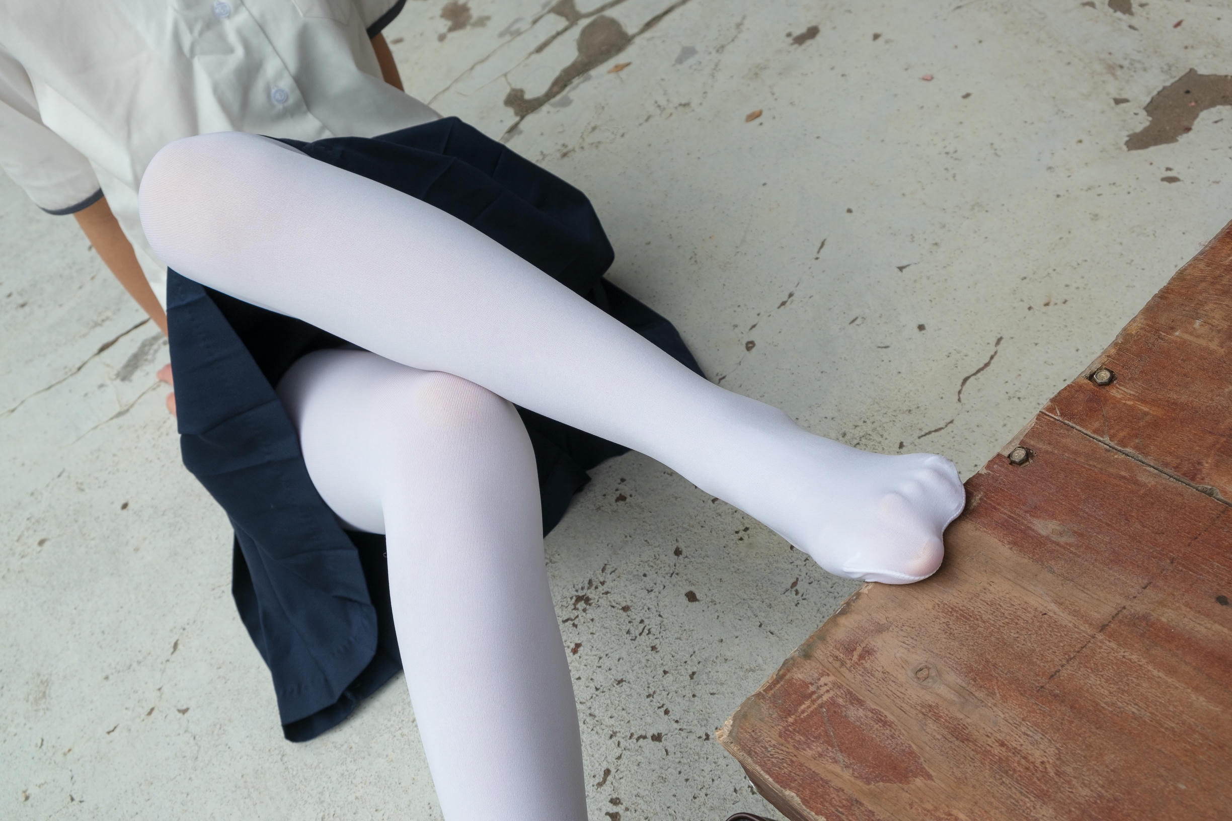 森萝财团 R15-034 户外白丝秀 [102P-696MB]_第4集