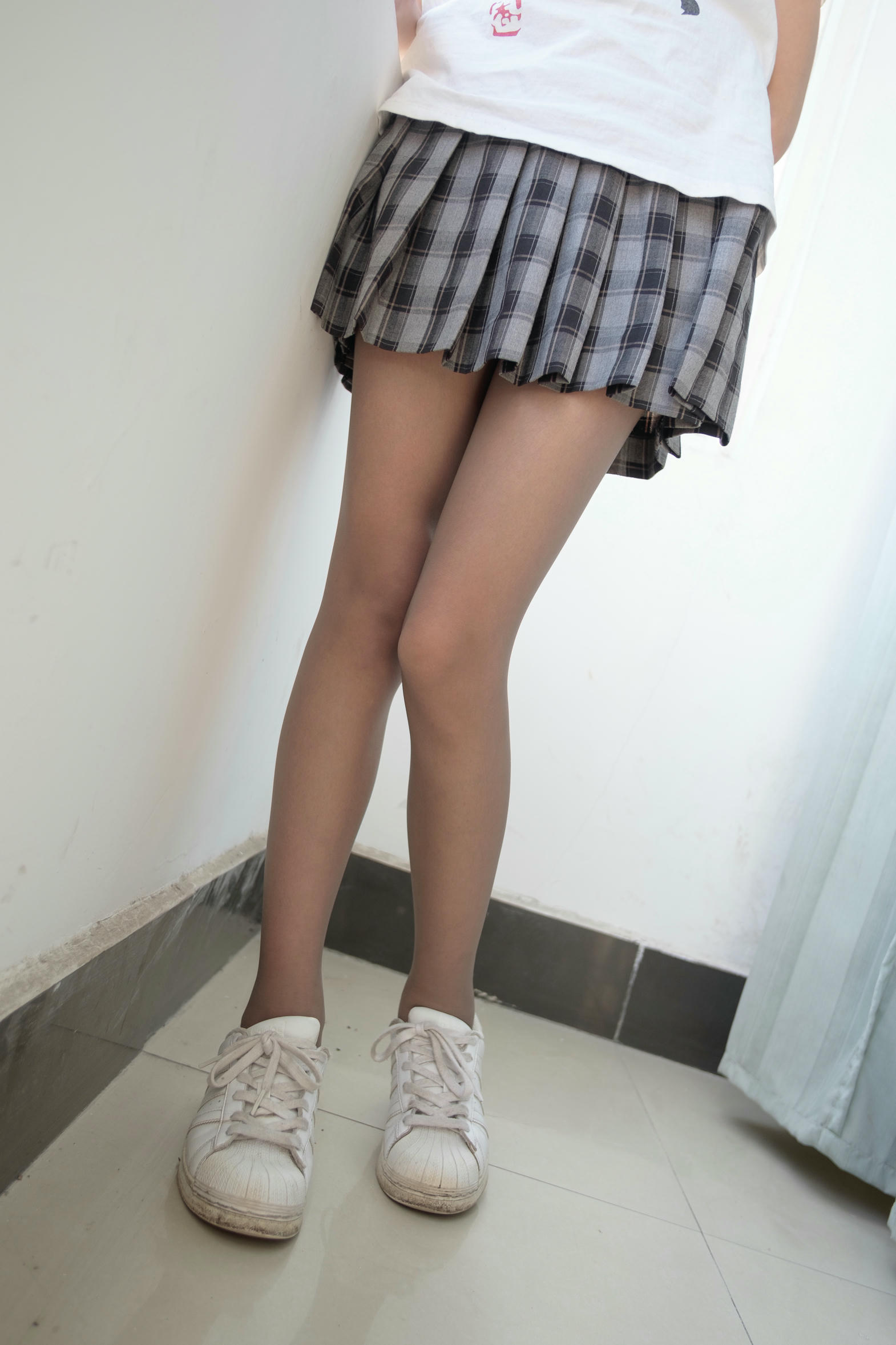 森萝财团 R15-037 教室灰丝美脚 [120P-702MB]_第6集