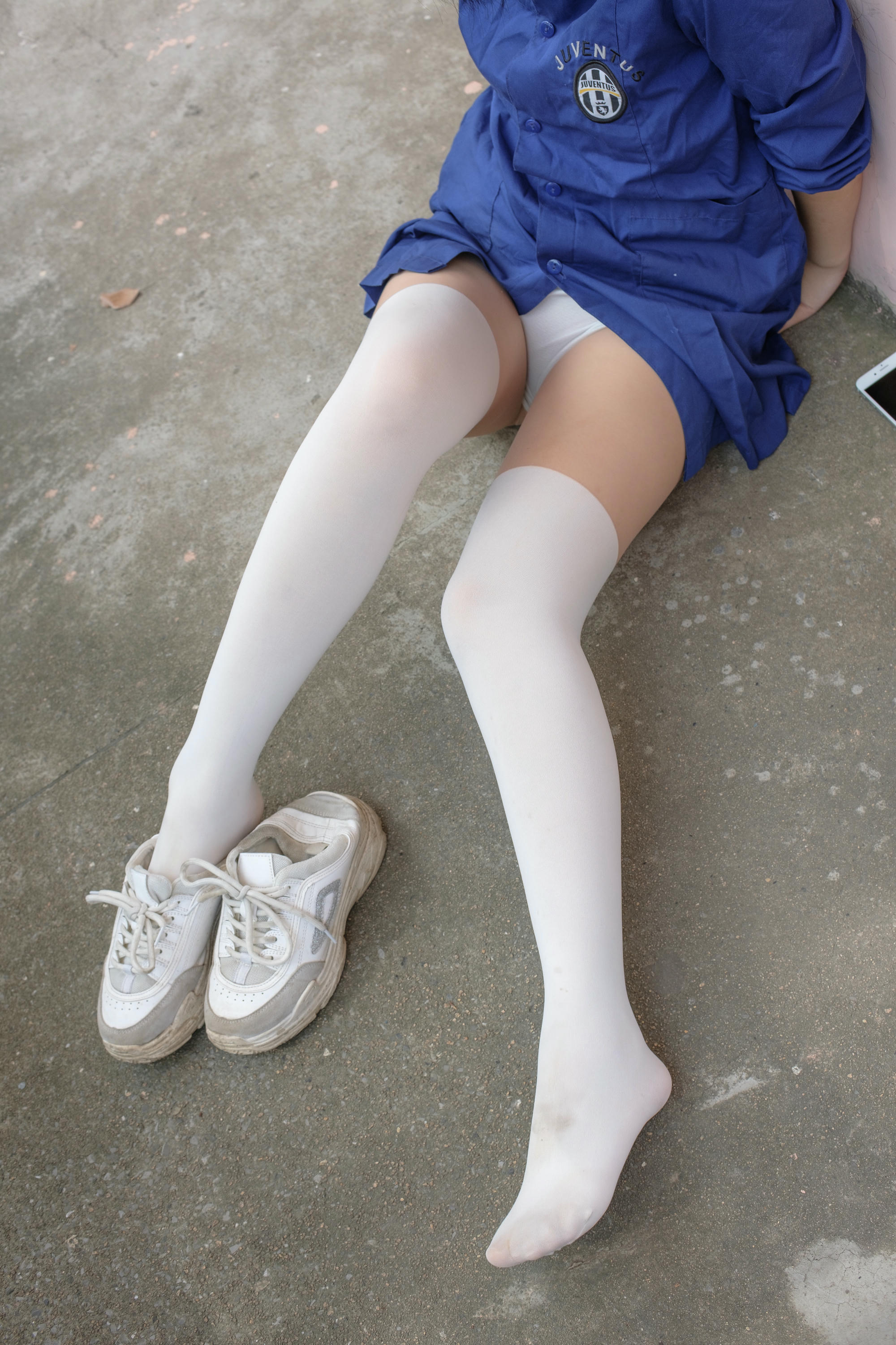 森萝财团 BETA-018 JK白丝外拍 [57P-608MB]_第2集