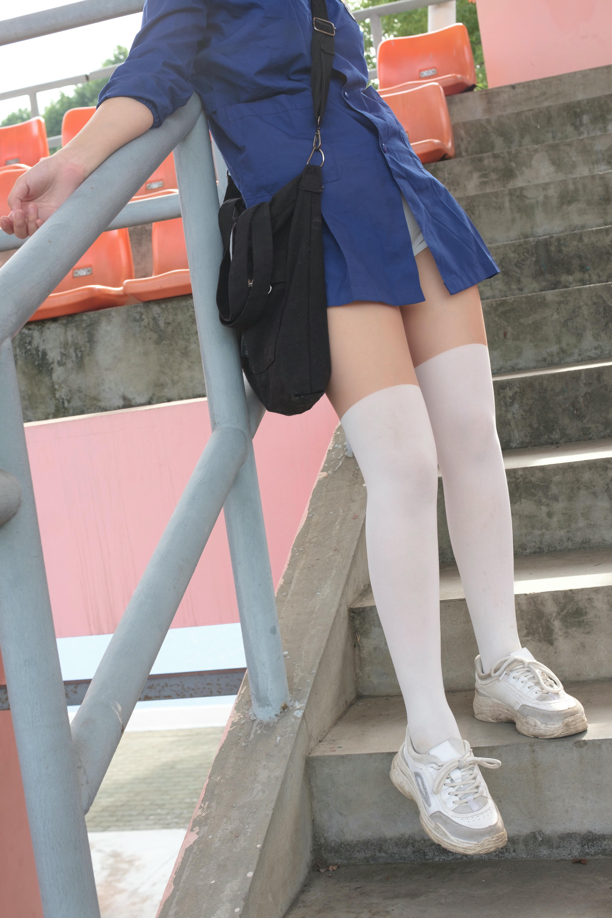 森萝财团 BETA-018 JK白丝外拍 [57P-608MB]_第3集