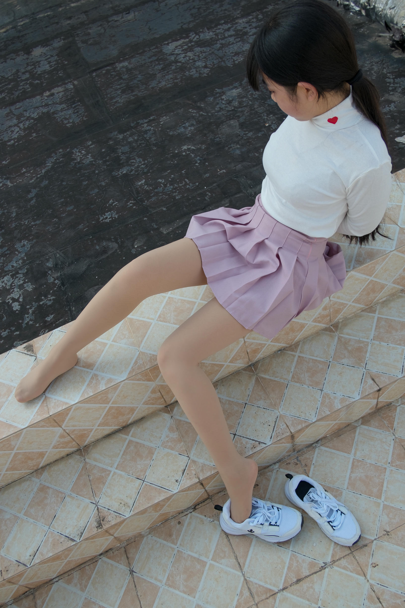 森萝财团 R15-038 肉丝大胸妹 [96P-606MB]_第2集