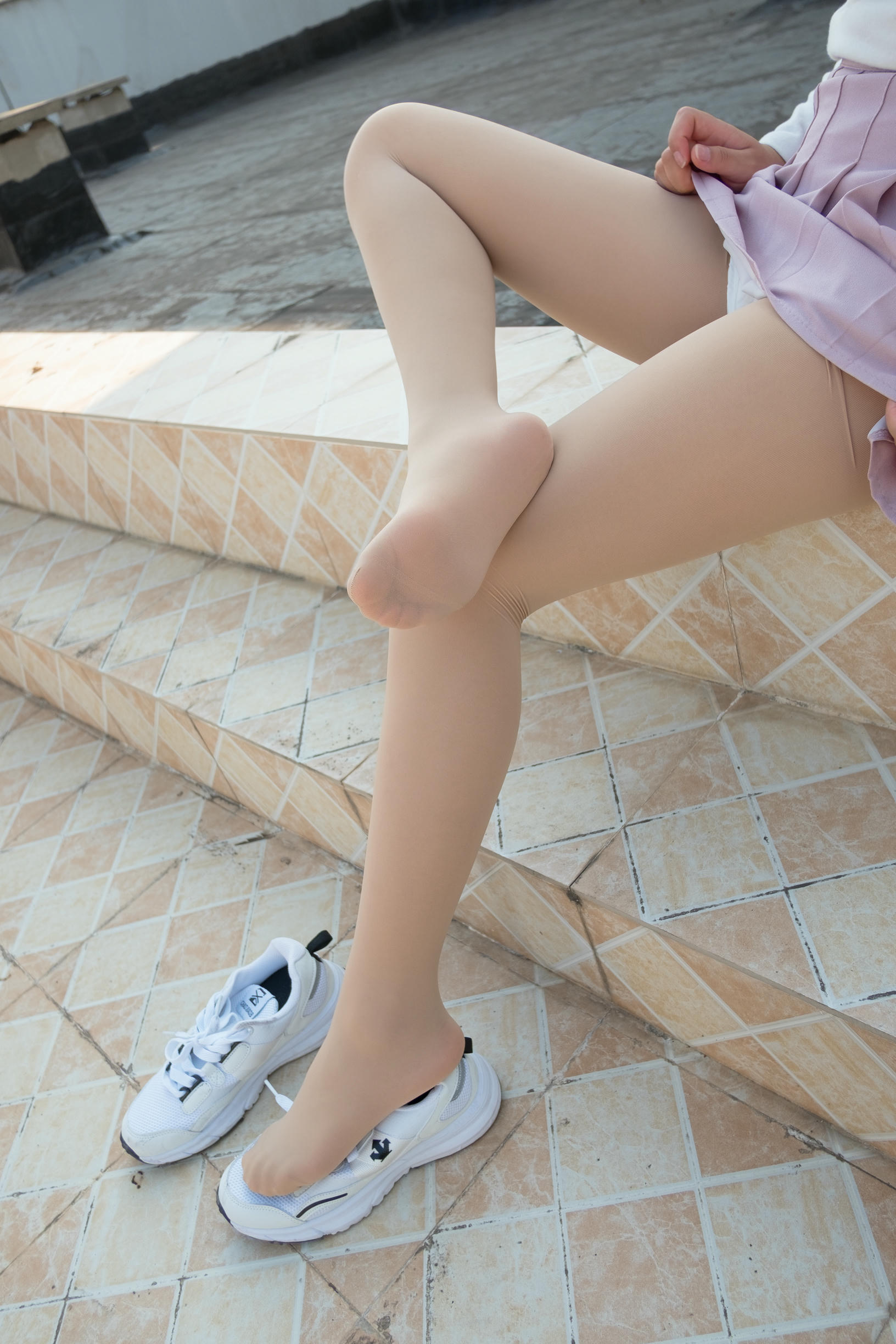 森萝财团 R15-038 肉丝大胸妹 [96P-606MB]_第1集