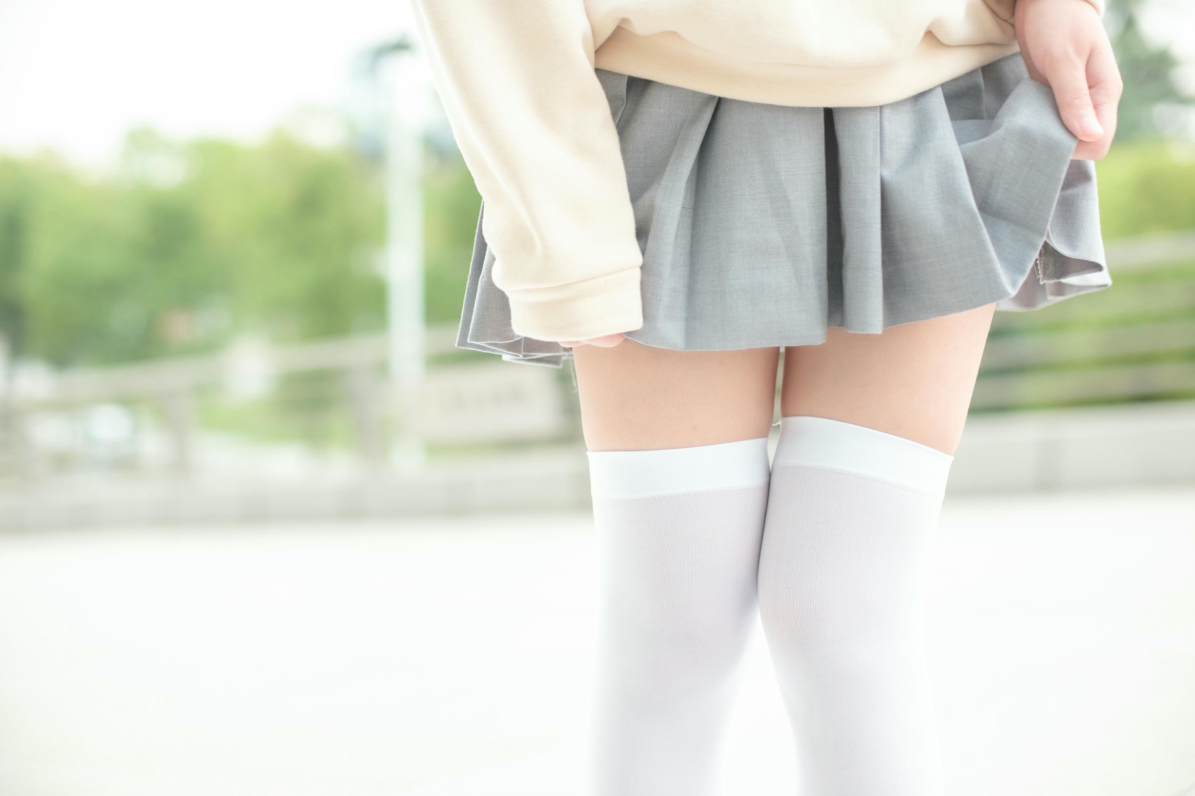 森萝财团 R15-040 户外白丝短裙 [131P-864MB]_第2集