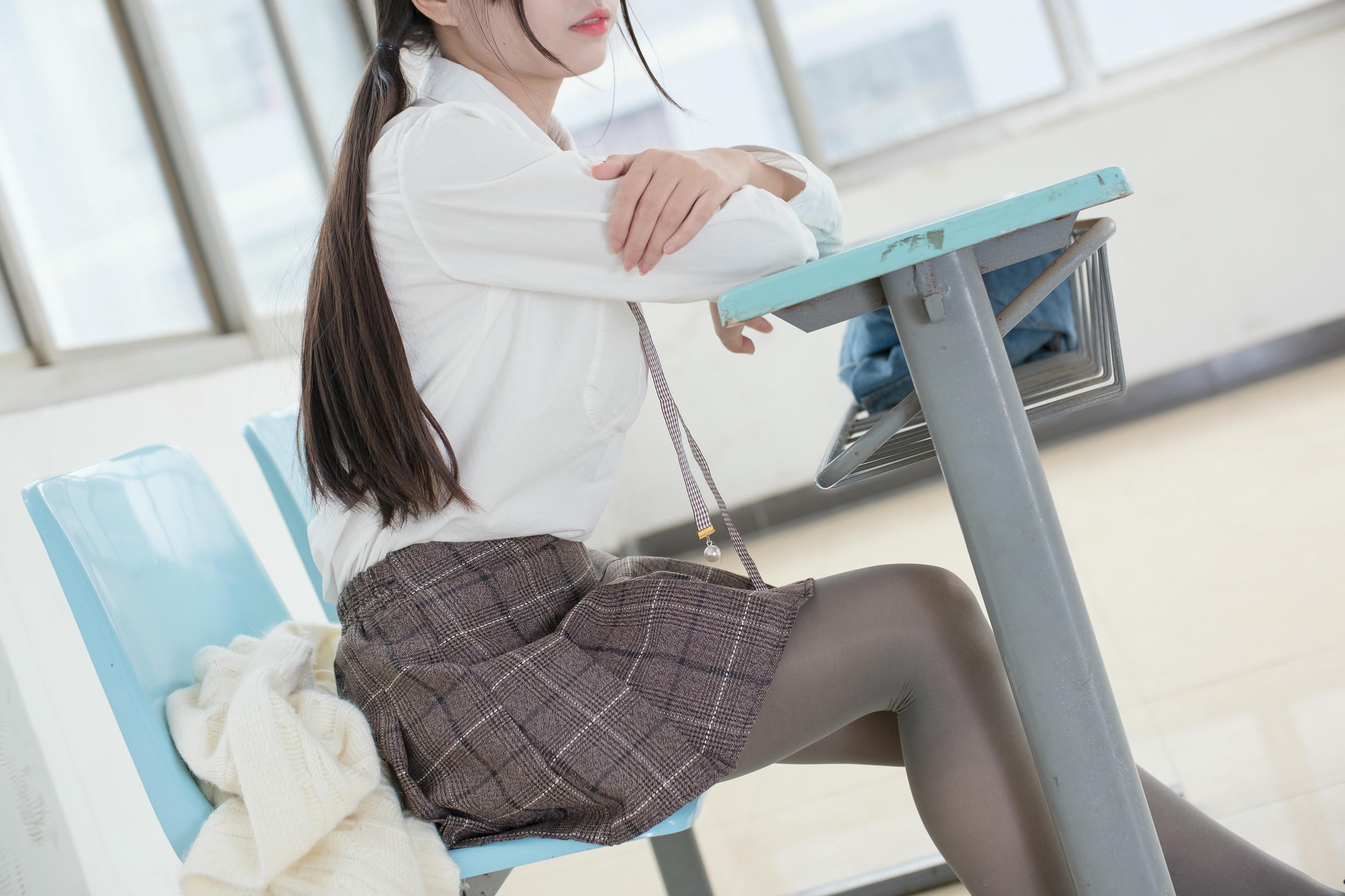 森萝财团 R15-042 灰丝学妹 [96P-552MB]_第4集