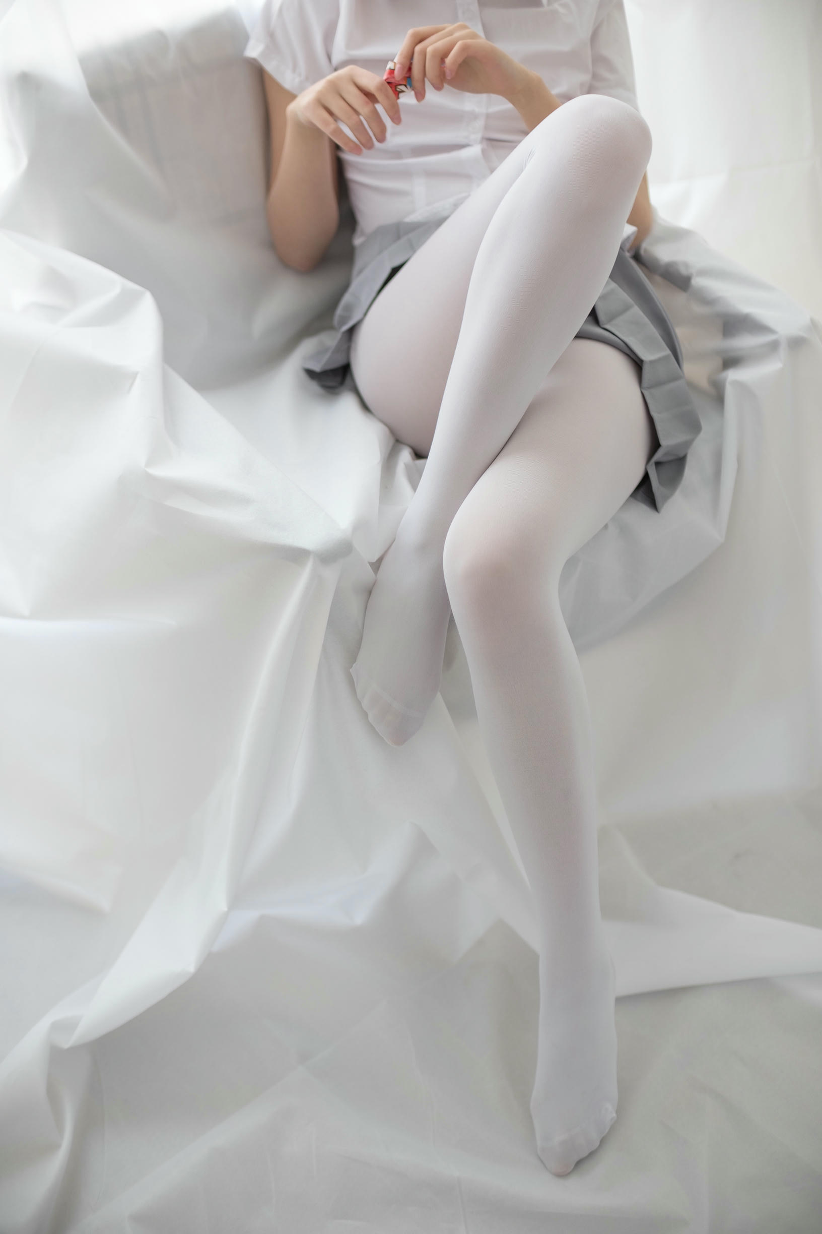 森萝财团 R15-045 白丝学妹休憩空间 [109P-545MB]_第4集
