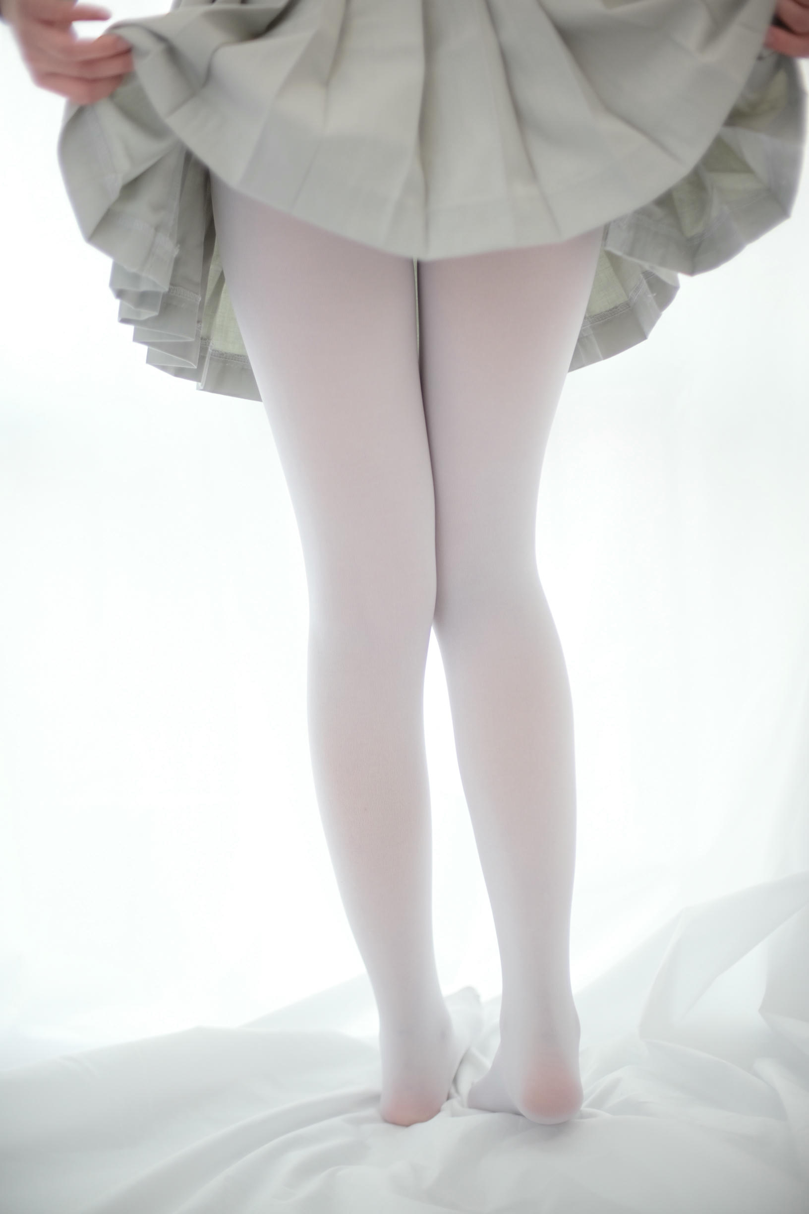 森萝财团 R15-046 薄丝美足 [110P-466MB]_第5集