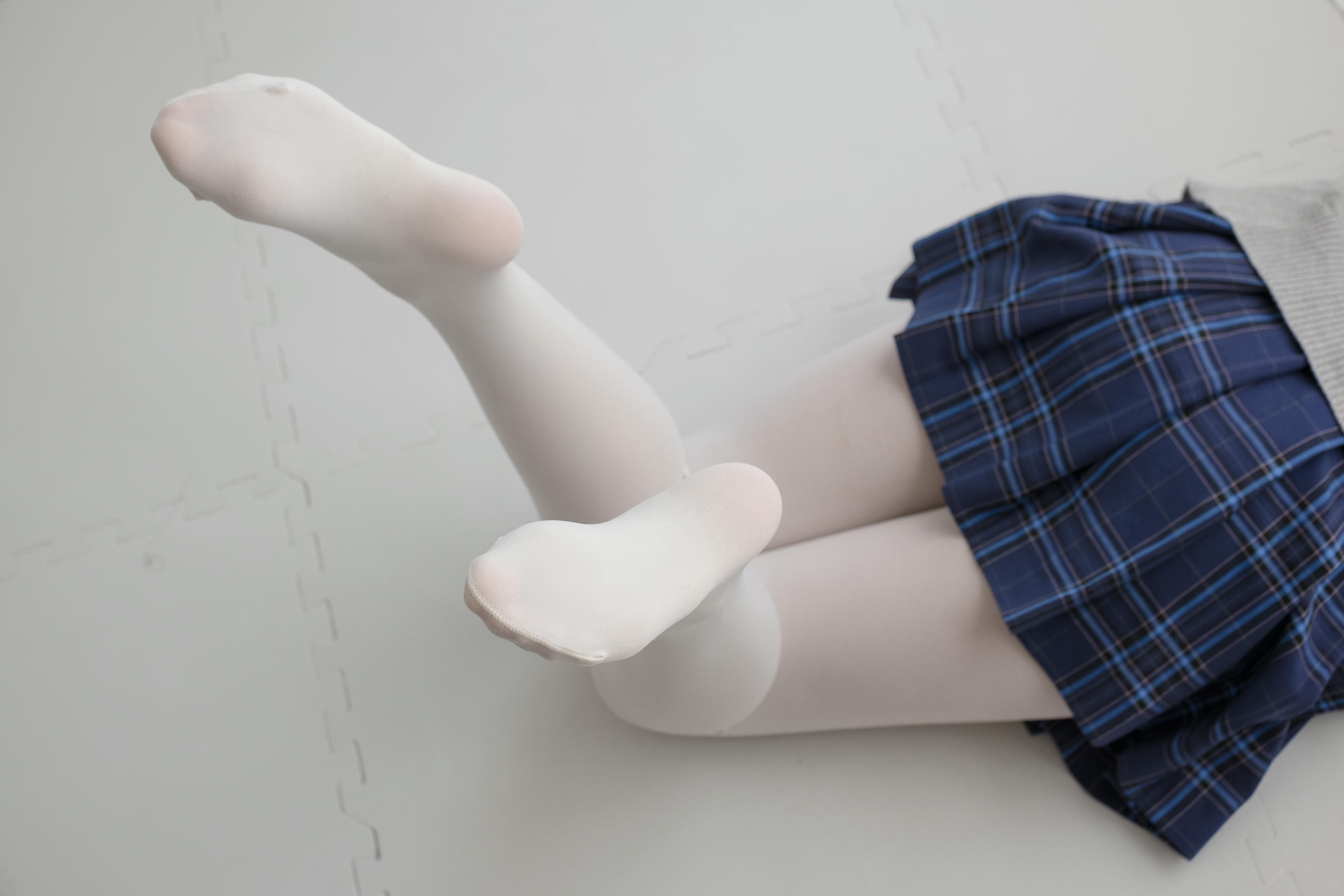 森萝财团 R15-047 心中的白丝 [114P-577MB]_第3集