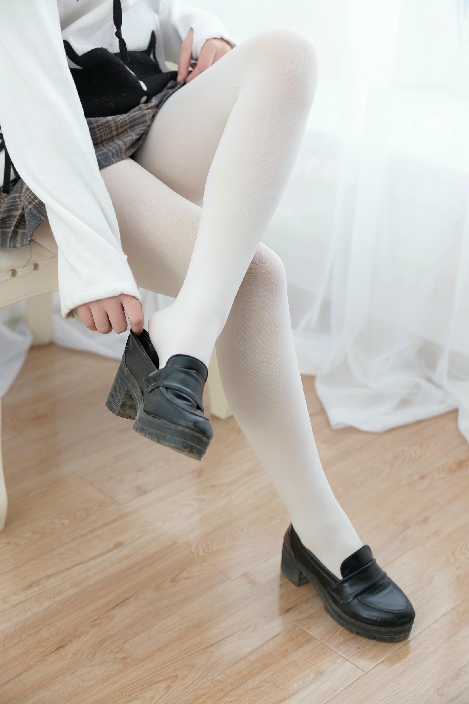 森萝财团 R15-050 黑白少女 [77P-374MB]_第1集