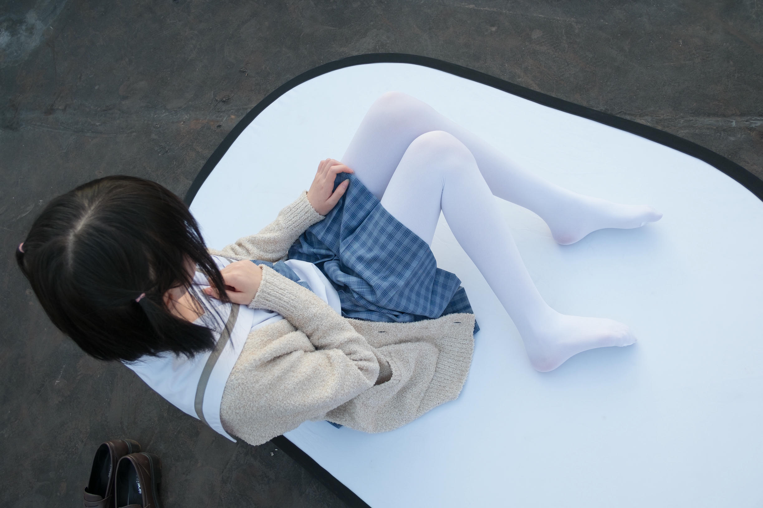 森萝财团 SSR-001 天台上的白丝 [74P-493MB]_第3集