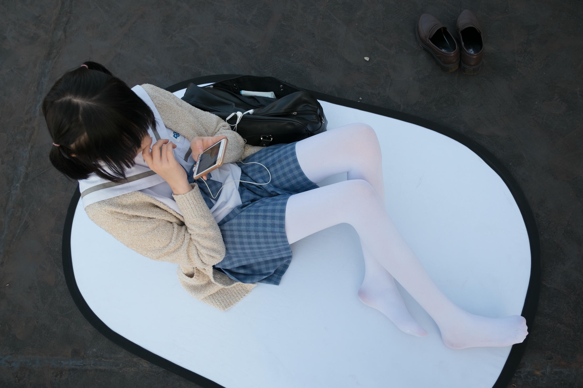 森萝财团 SSR-001 天台上的白丝 [74P-493MB]_第4集