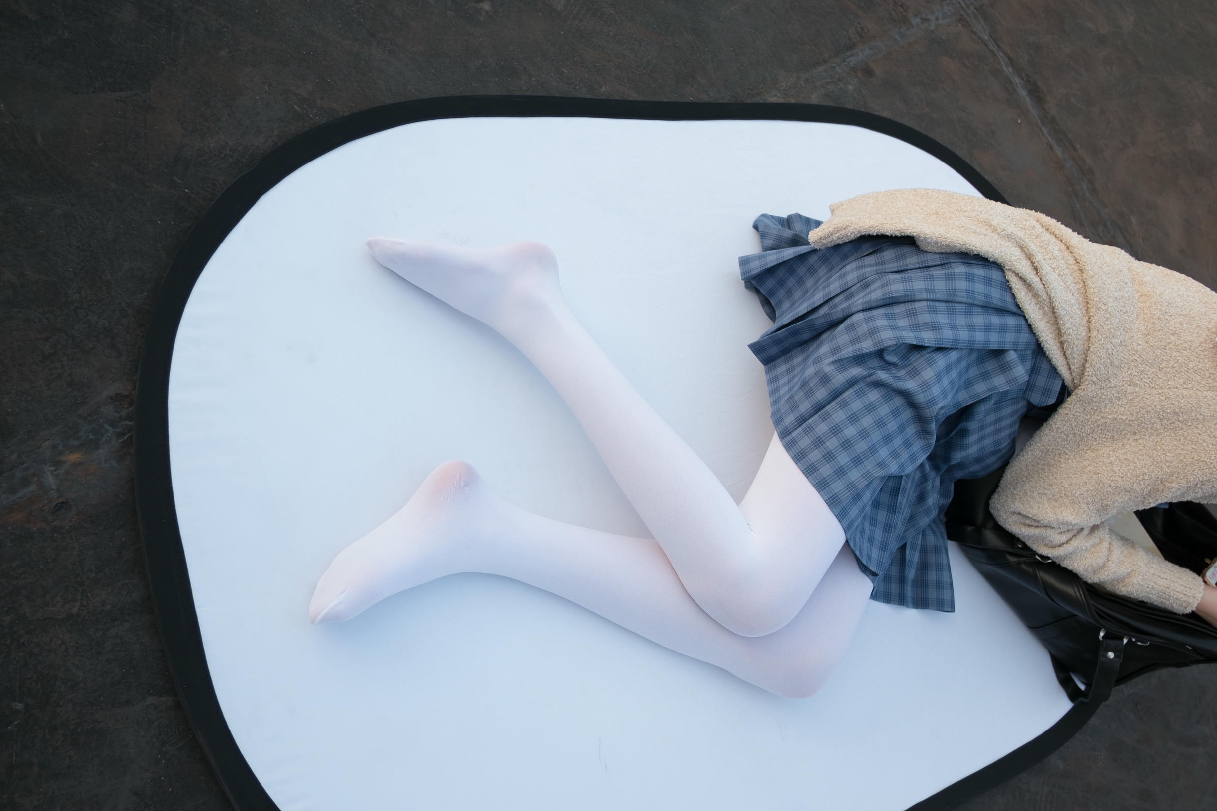 森萝财团 SSR-001 天台上的白丝 [74P-493MB]_第4集