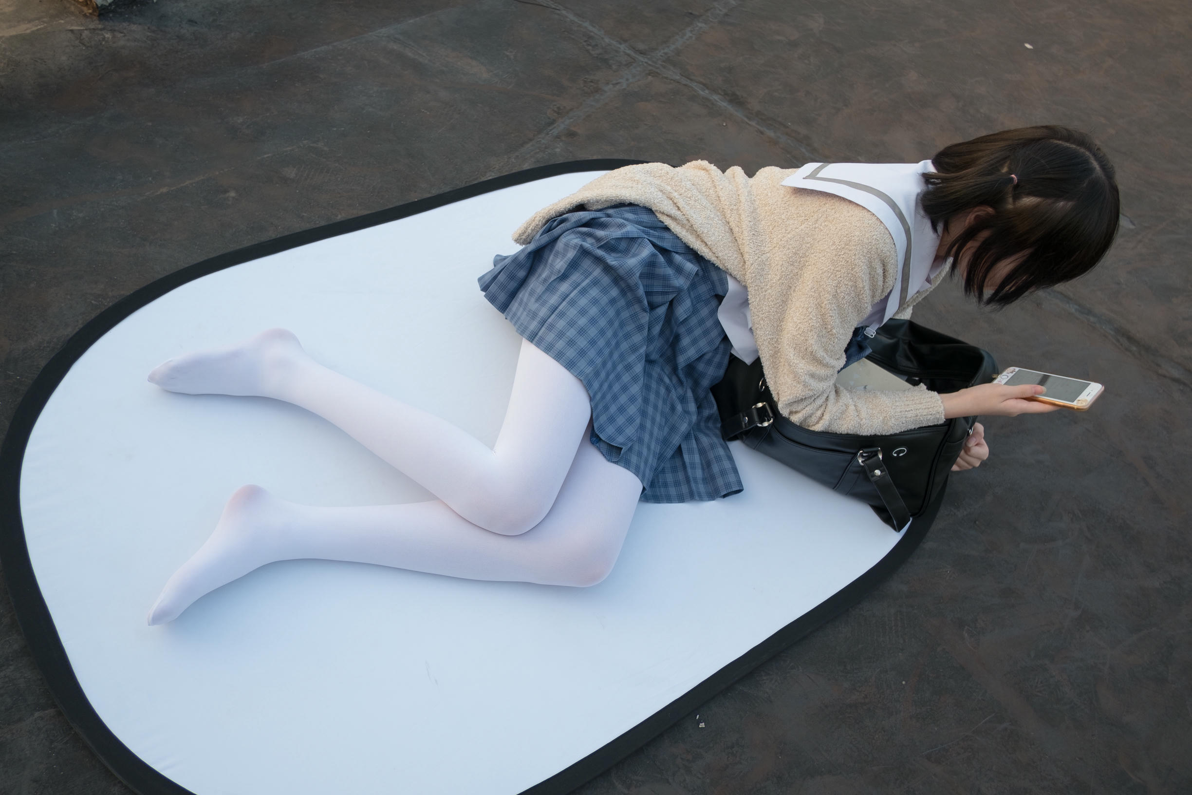 森萝财团 SSR-001 天台上的白丝 [74P-493MB]_第4集