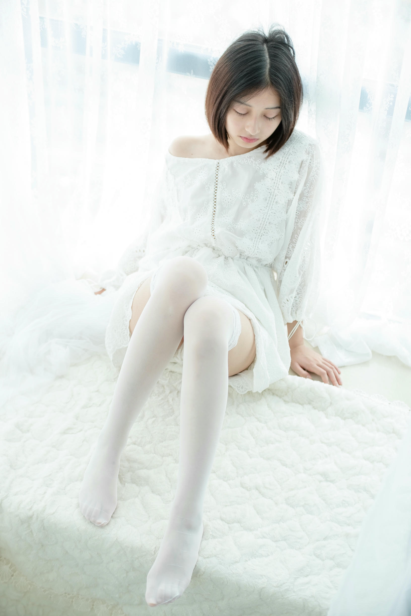 森萝财团 SSR-003 少女白色遐想 [161P-873MB]_第1集